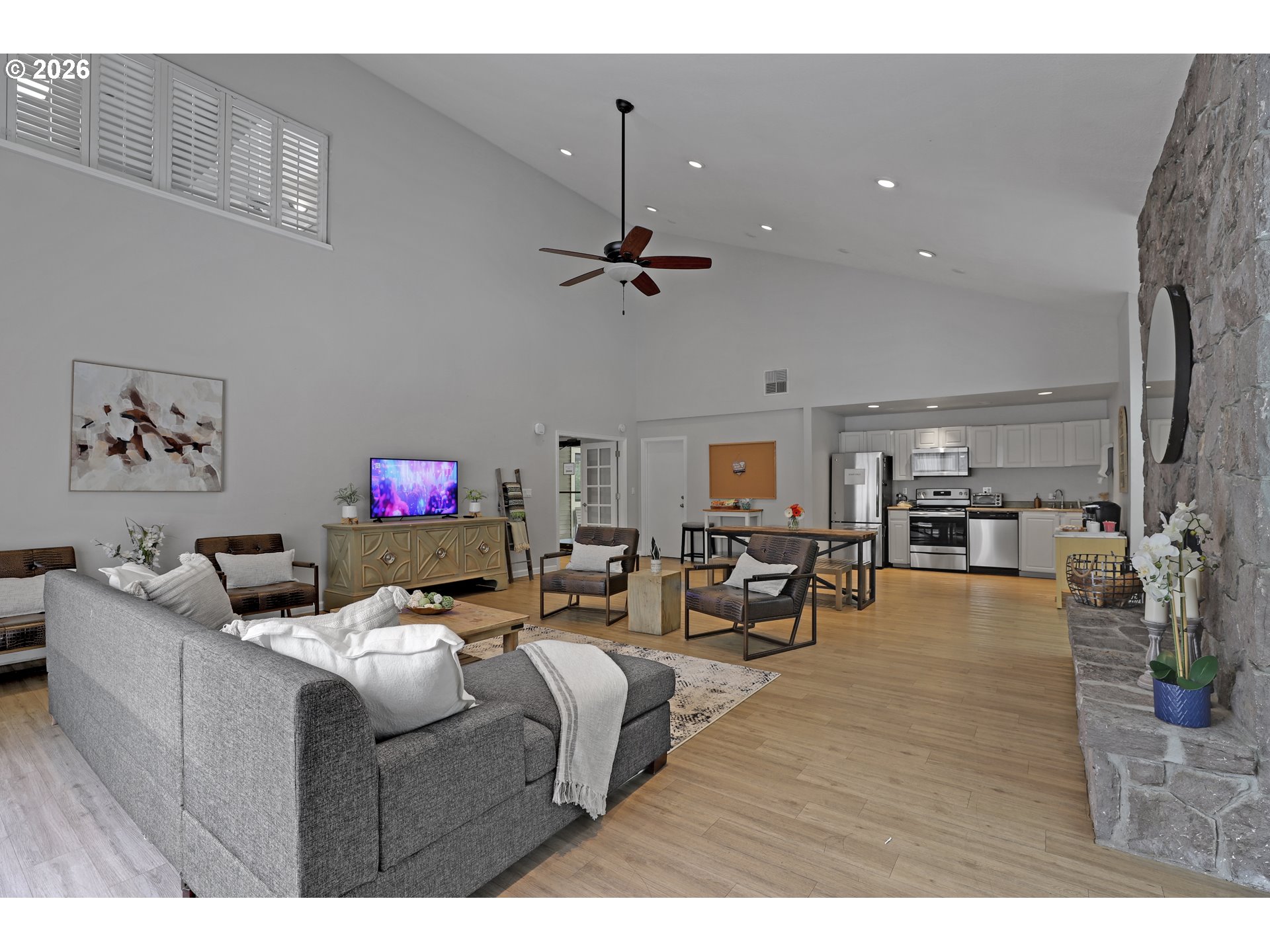 Photo #4: 426523239 Listing: Photo #4