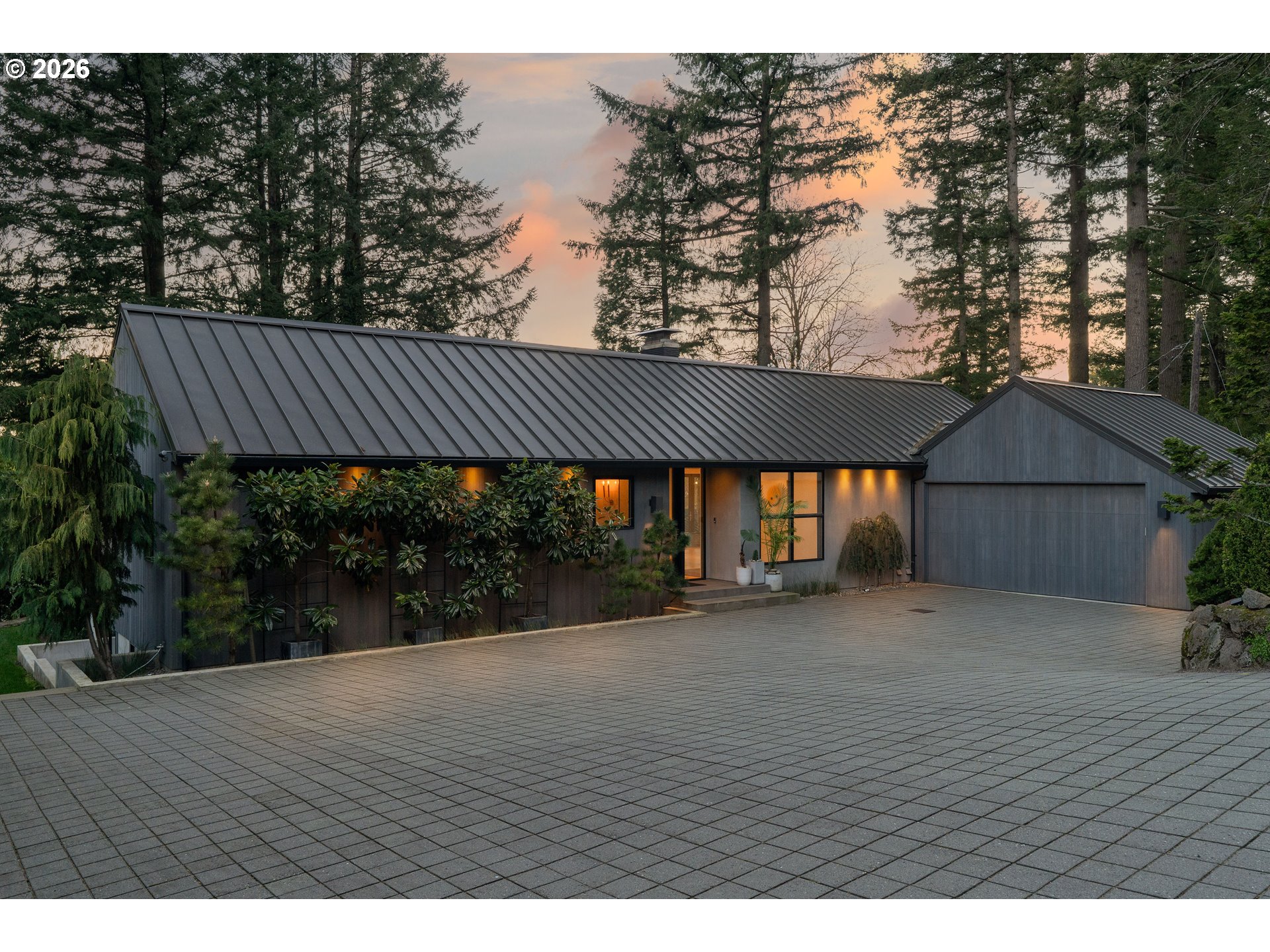 1081 UMPQUA COLLEGE RD, Roseburg, OR, 97470