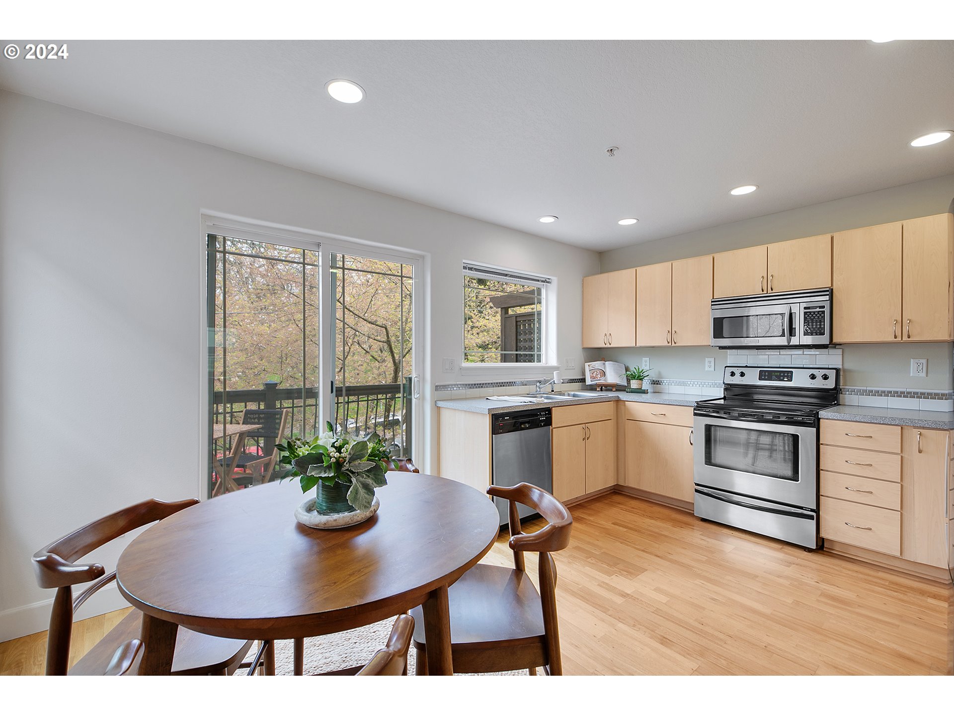 Photo #6: 428341777 Listing: Photo #6