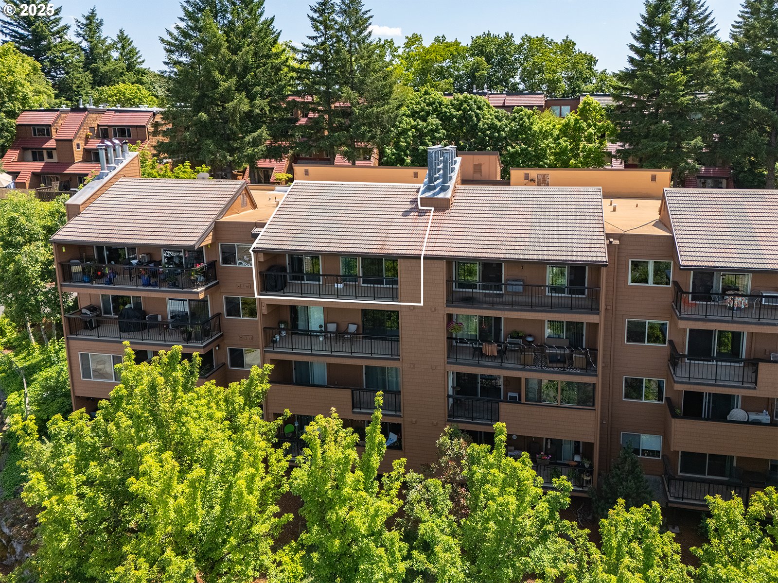 Photo #2: 428451105 Listing 
