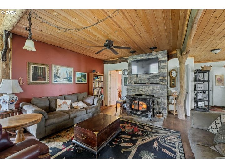 6425 LAKE SHORE DR, Selma, OR, 97538