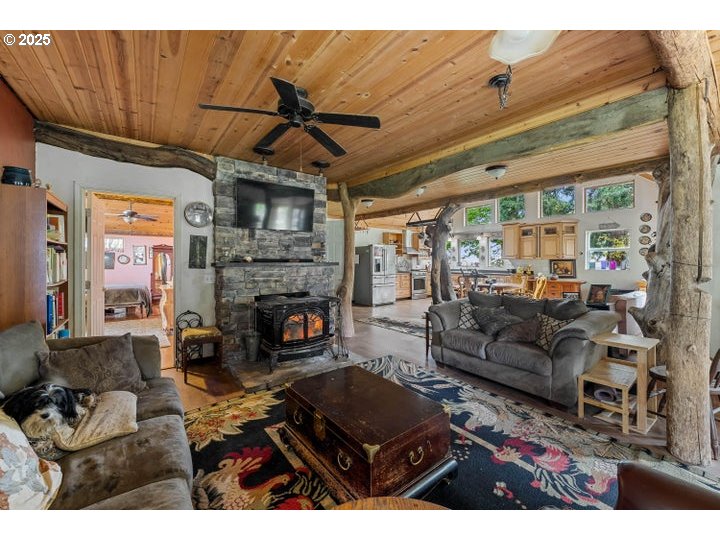 6425 LAKE SHORE DR, Selma, OR, 97538