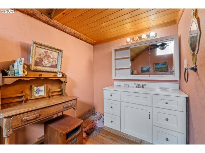 6425 LAKE SHORE DR, Selma, OR, 97538