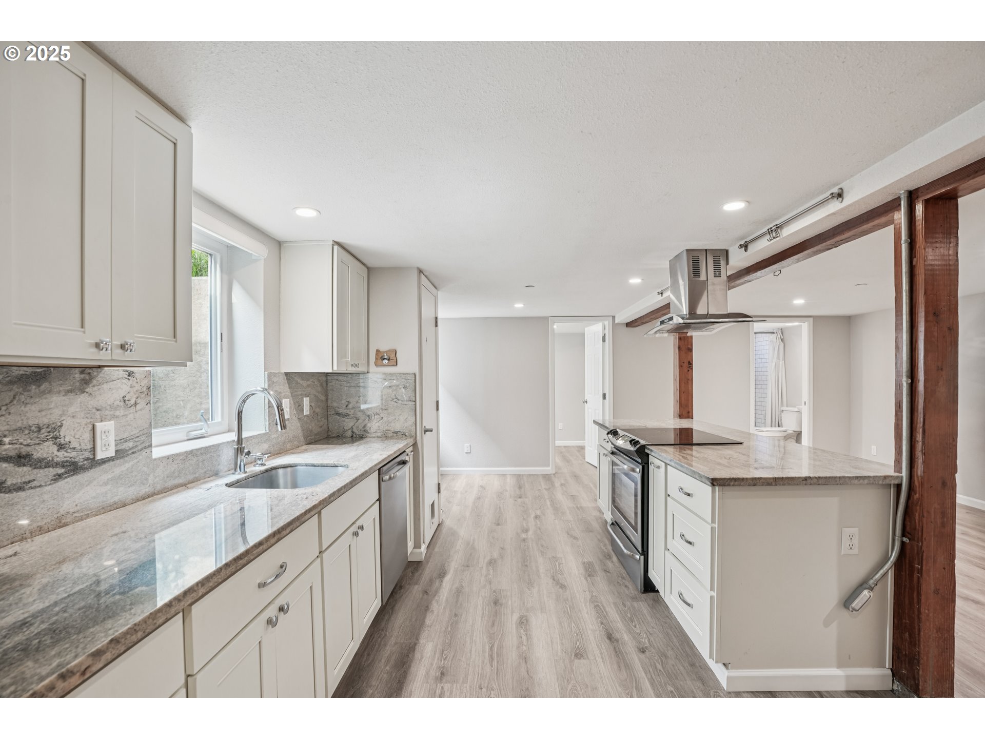 Photo #2: 430092835 Listing 