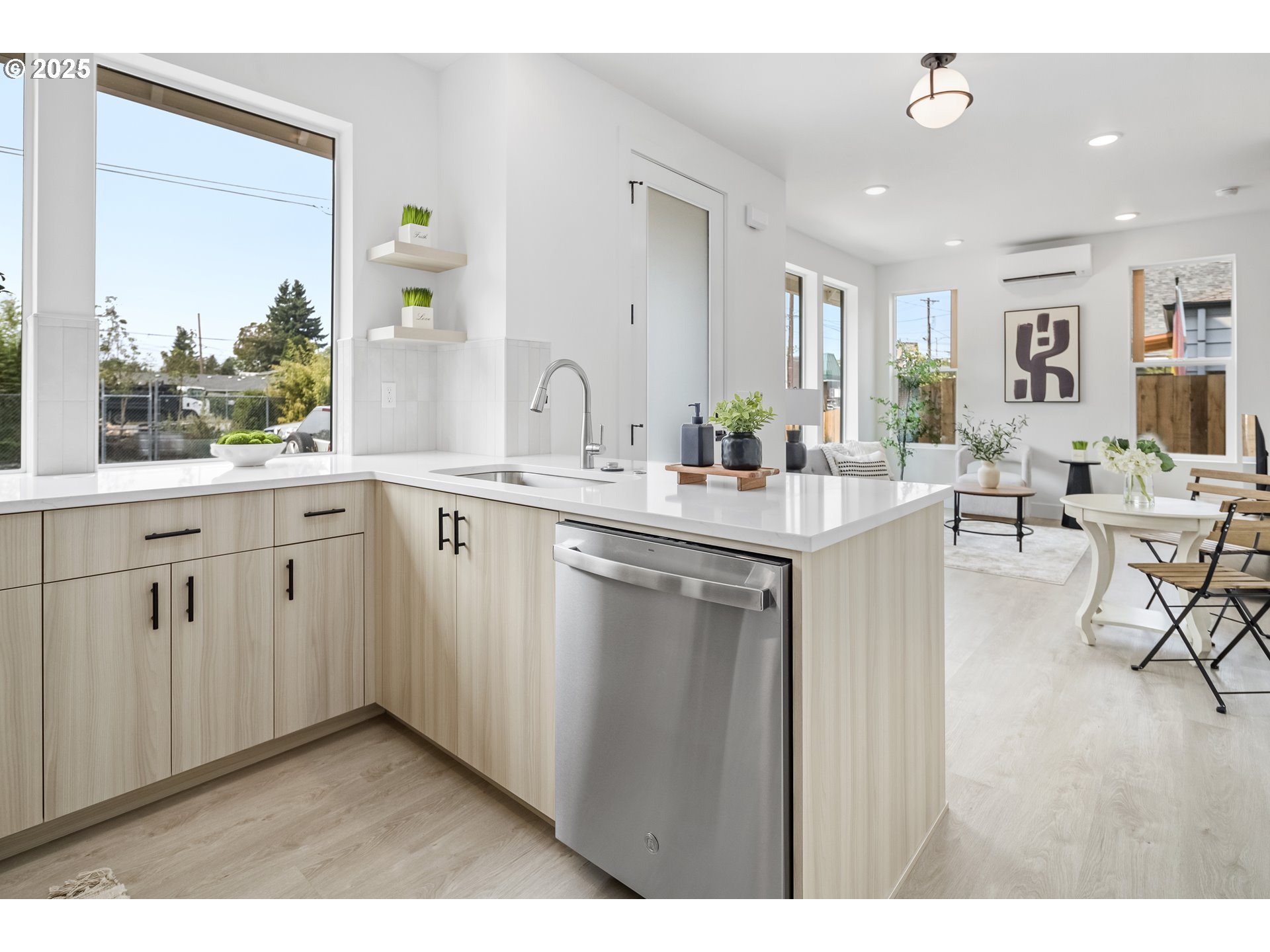 Photo #14: 430165061 Listing: Photo #14