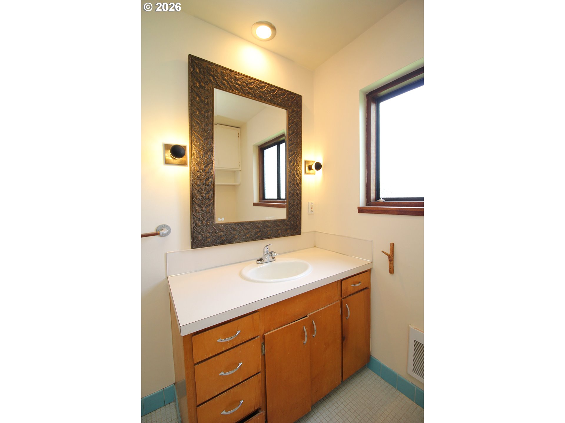 2575 NW LOVEJOY ST, Portland, OR, 97210