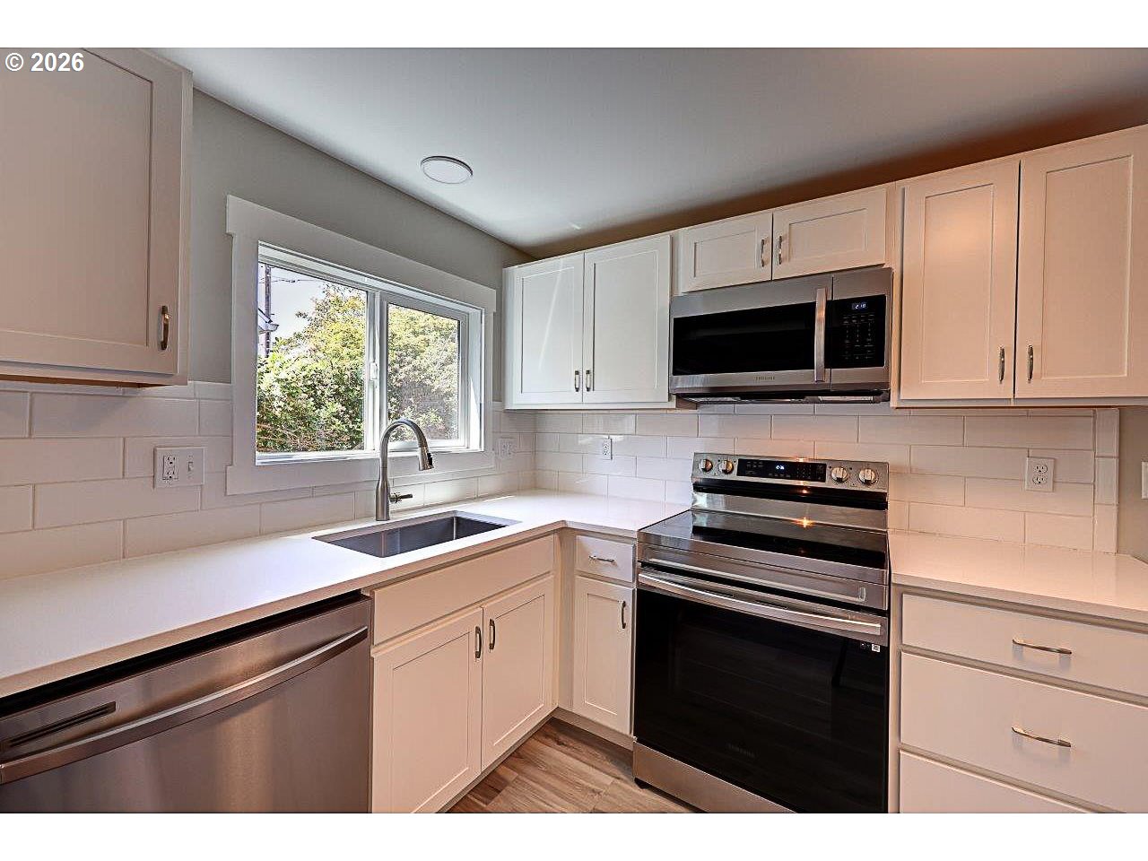 811 17TH AVE, Seaside, OR, 97138