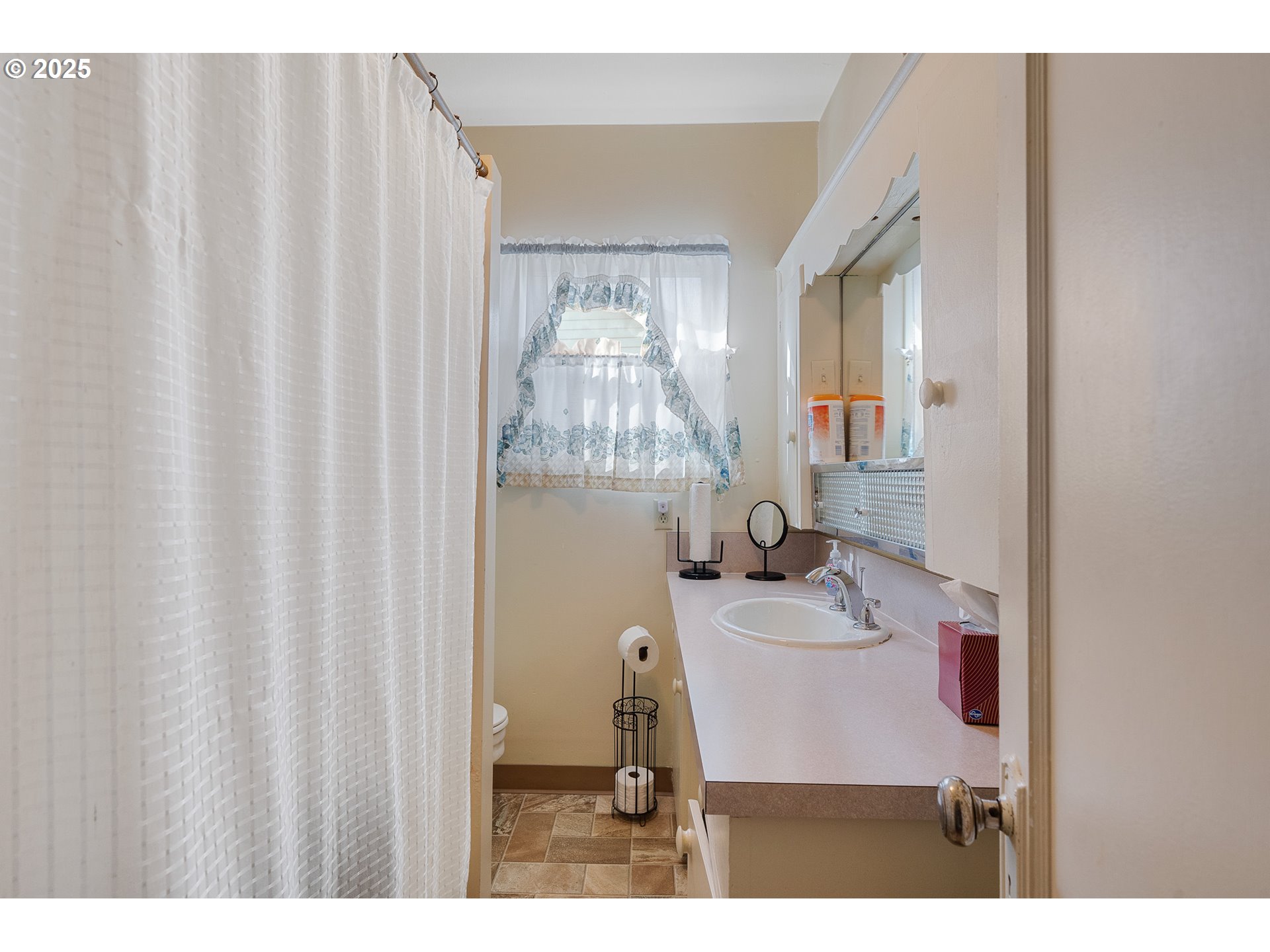 229 S PACIFIC ST, Rockaway Beach, OR, 97136