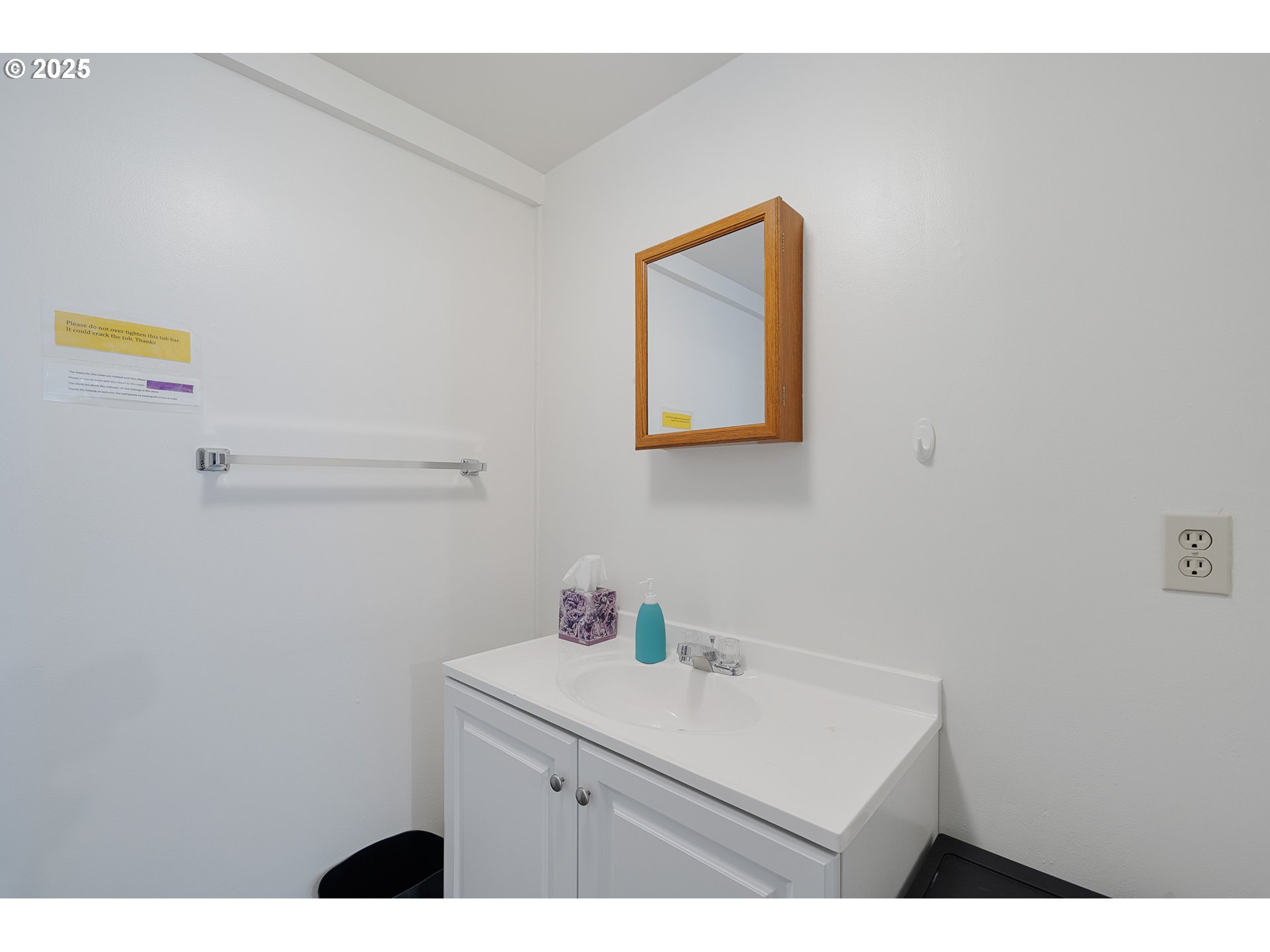 229 S PACIFIC ST, Rockaway Beach, OR, 97136