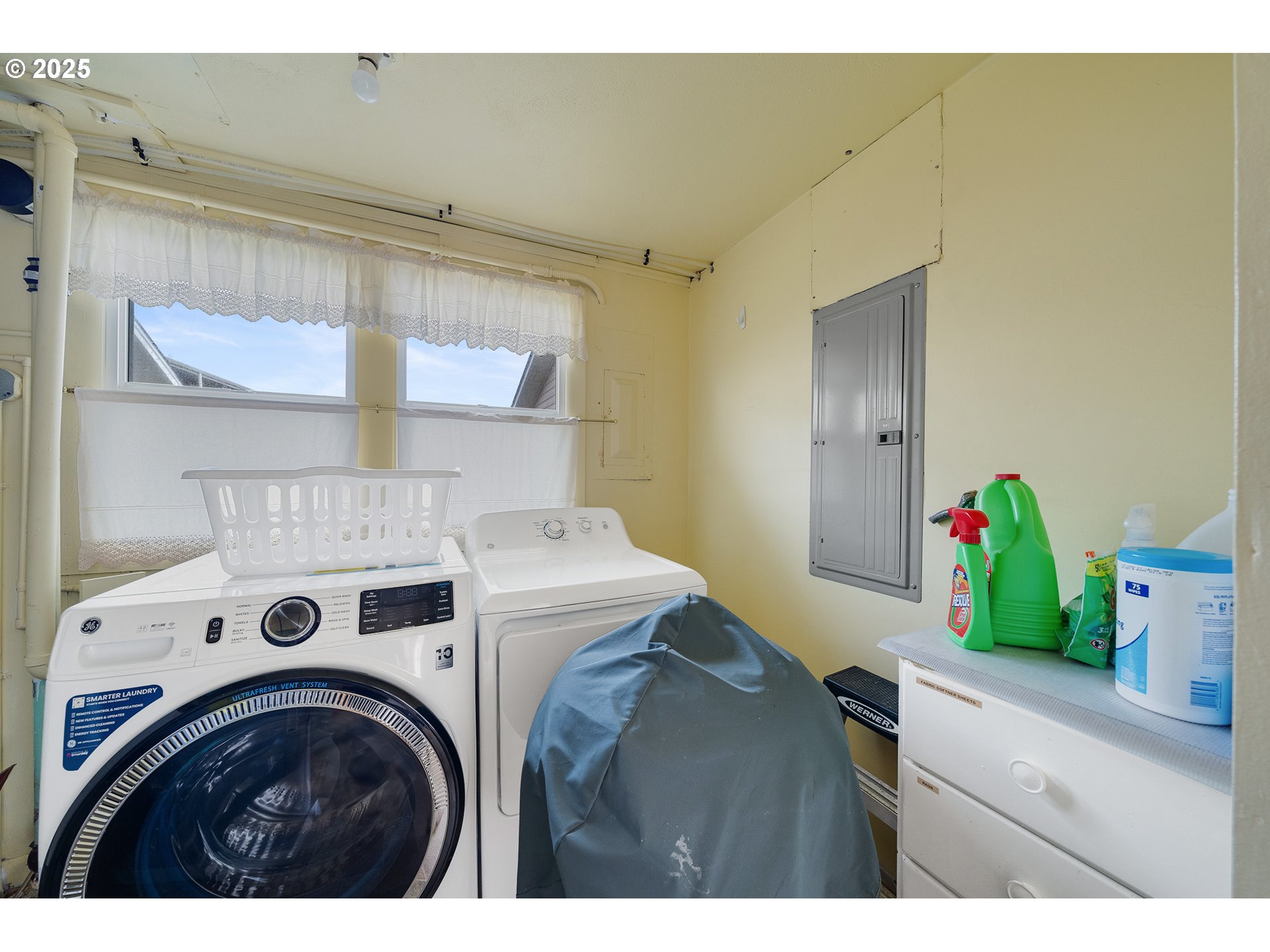 229 S PACIFIC ST, Rockaway Beach, OR, 97136