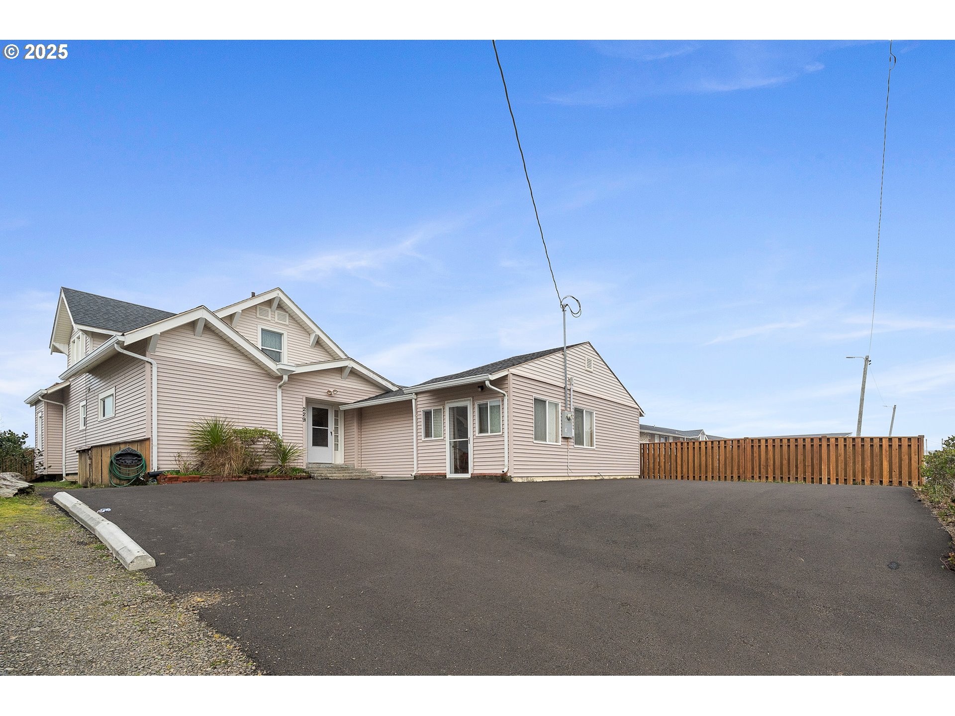 229 S PACIFIC ST, Rockaway Beach, OR, 97136