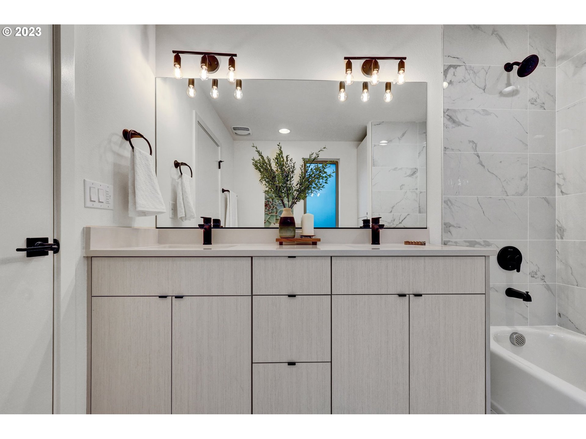 Photo #10: 431201302 Listing: Photo #10