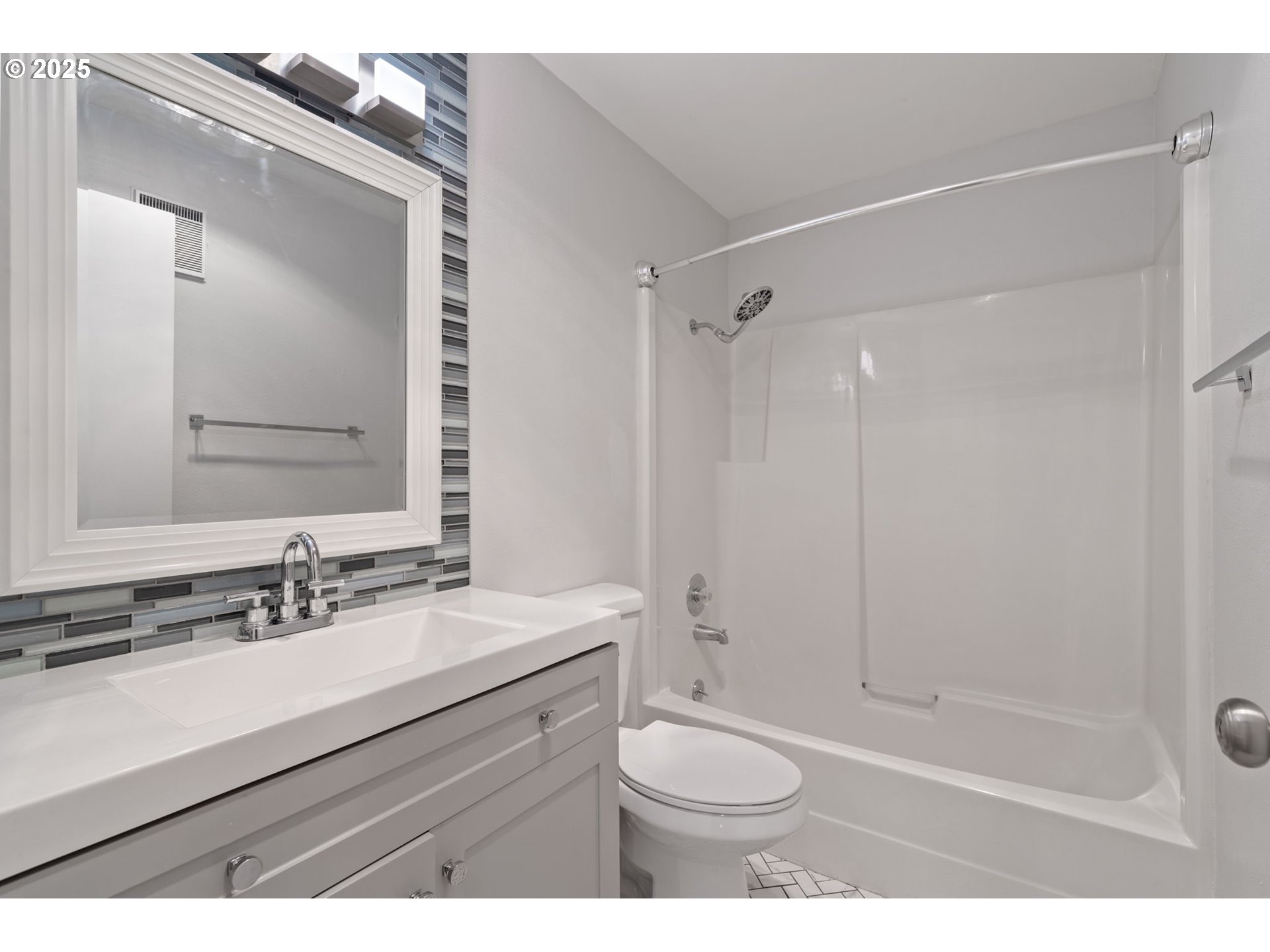 Photo #10: 431511972 Listing: Photo #10