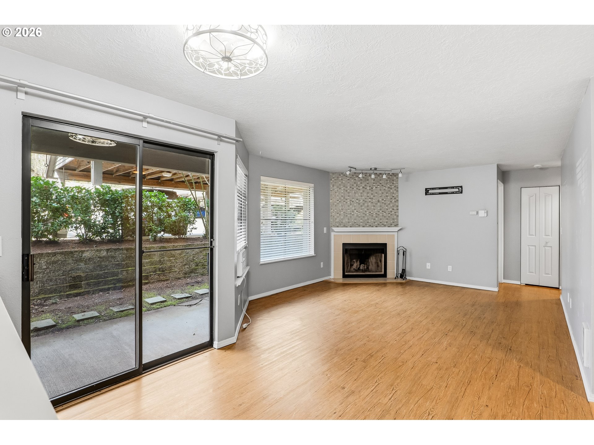 Photo #7: 432017944 Listing: Photo #7