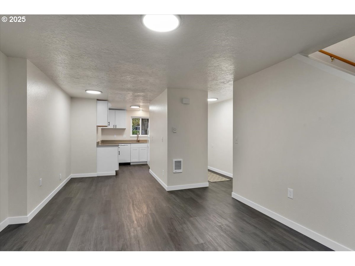 Photo #12: 432217929 Listing: Photo #12