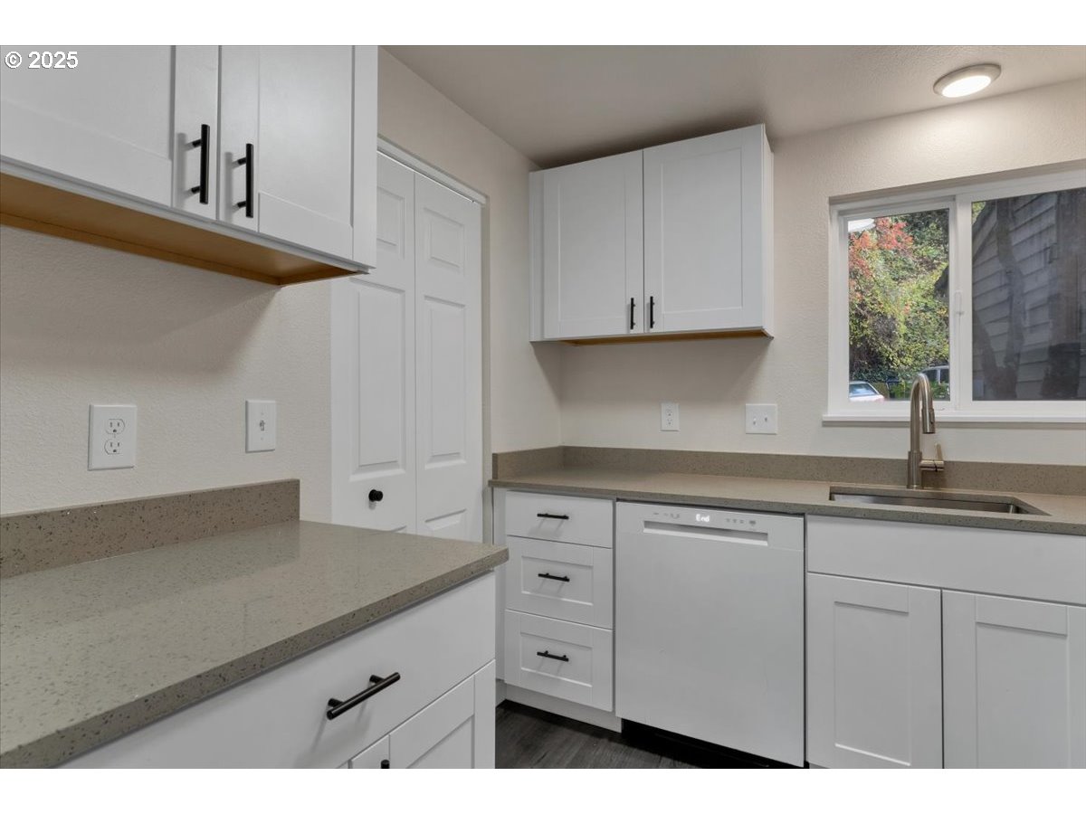 Photo #14: 432217929 Listing: Photo #14