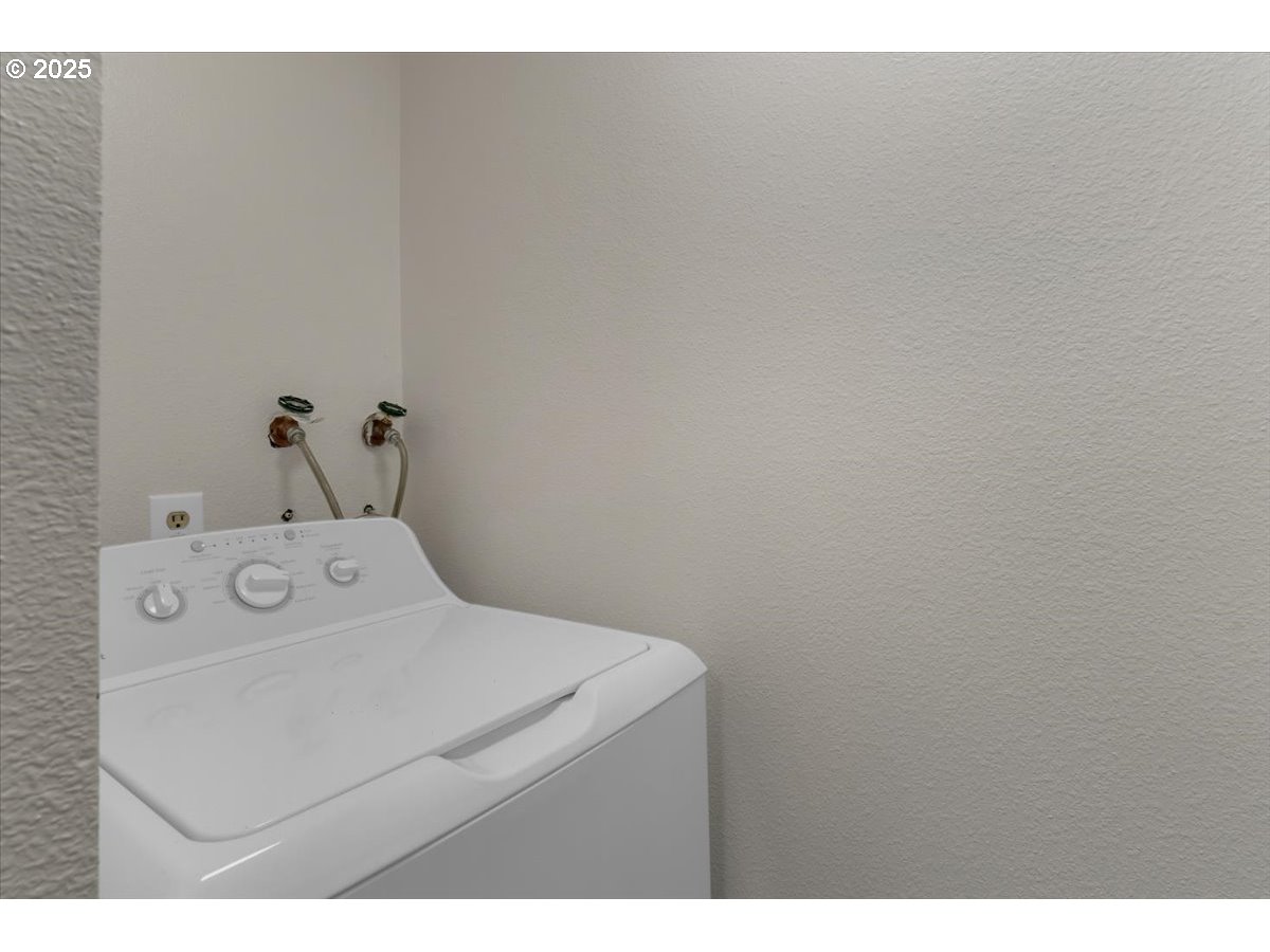 Photo #18: 432217929 Listing: Photo #18