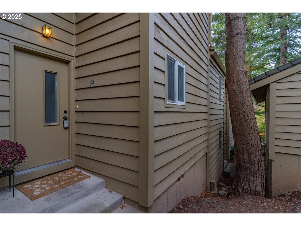 Photo #3: 432217929 Listing: Photo #3