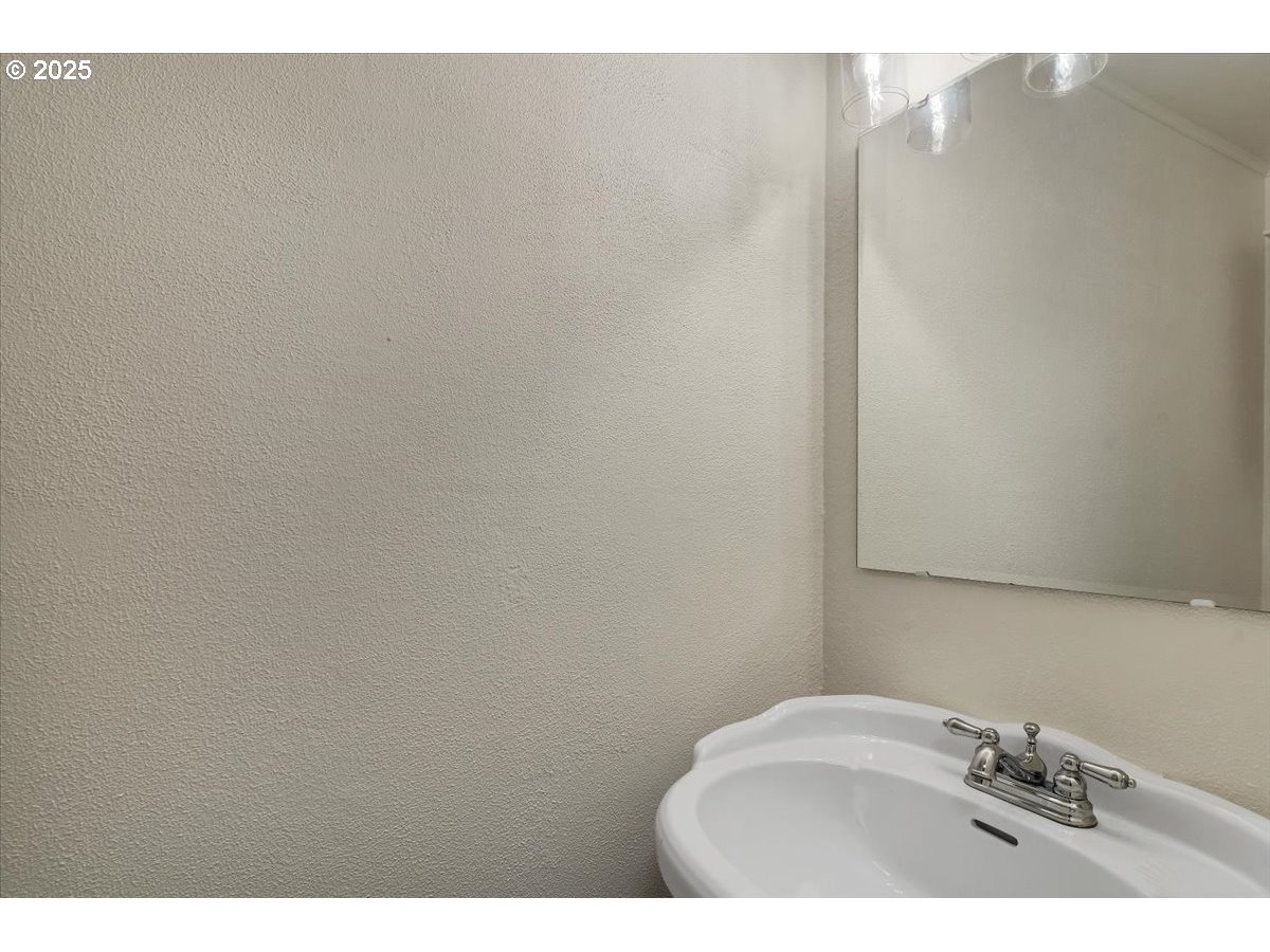 Photo #5: 432217929 Listing: Photo #5