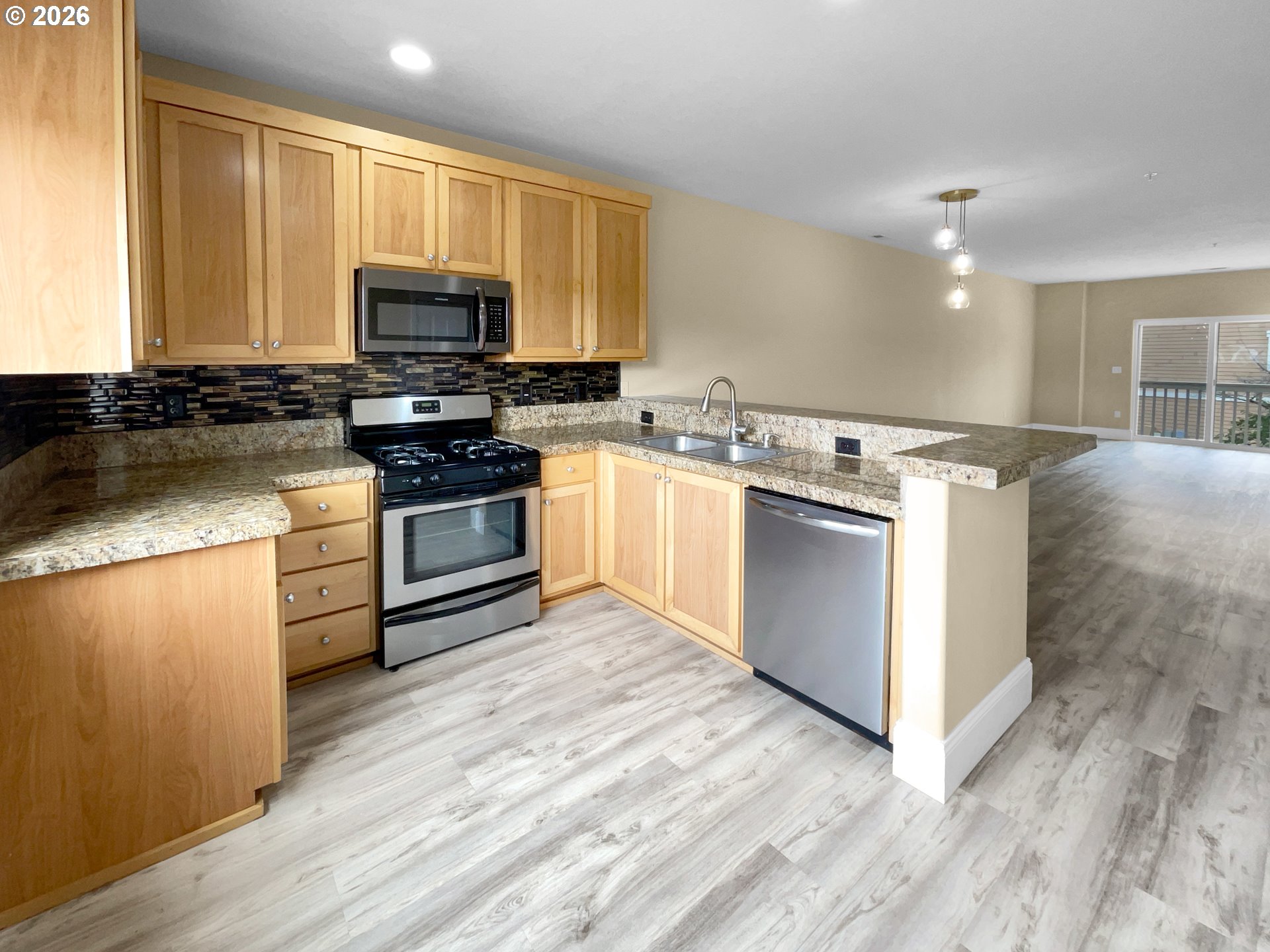 Photo #1: 432377355 Listing: Photo #1