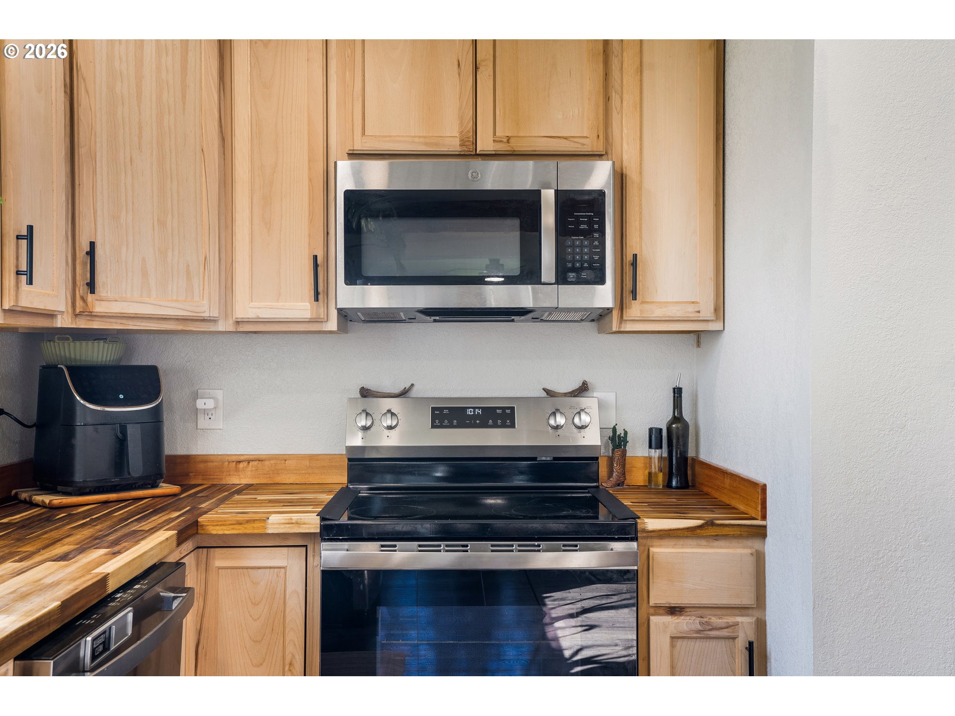 796 S R ST, Cottage Grove, OR, 97424