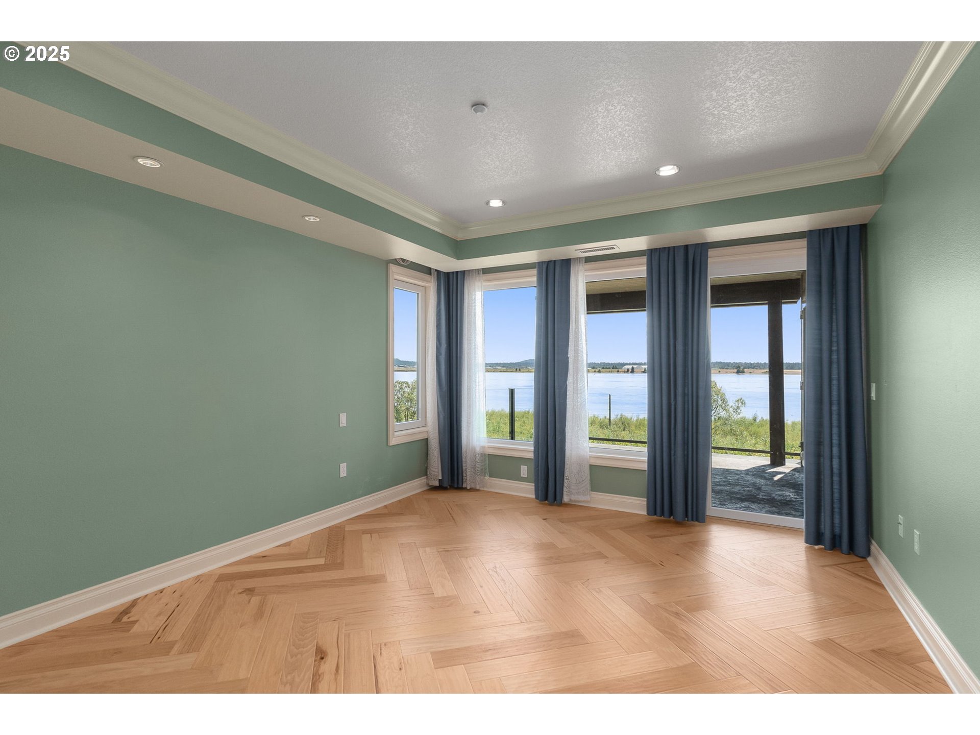 Photo #6: 432708124 Listing 