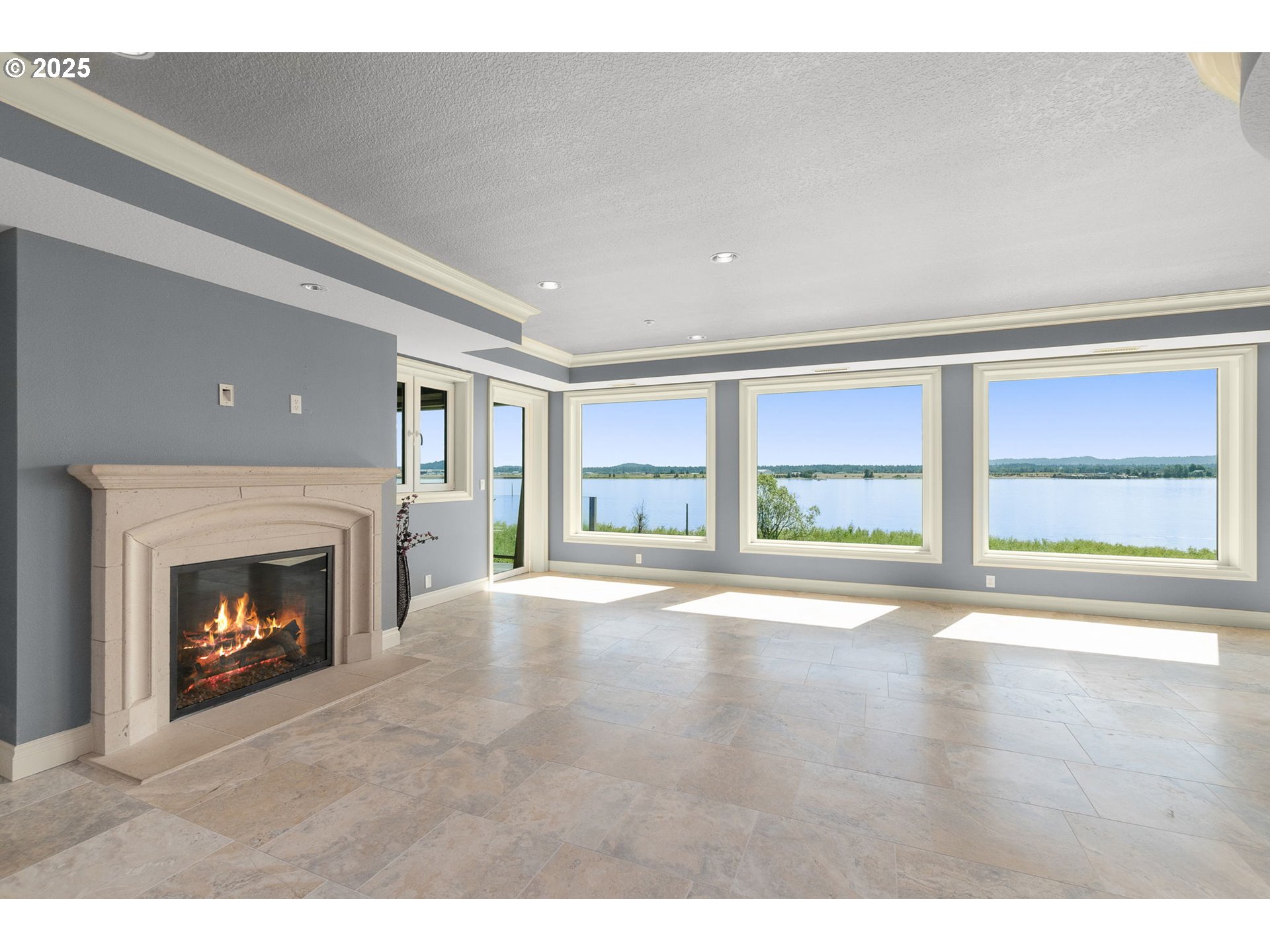More Details about MLS # 432708124 : 5905 SE COLUMBIA WAY 203