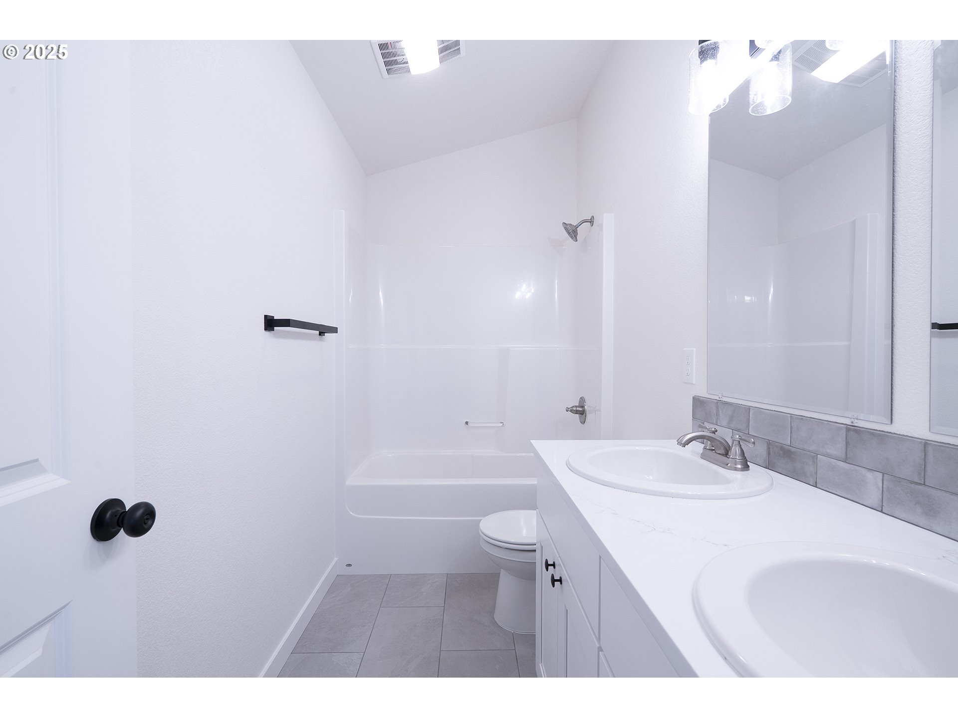 Photo #21: 432959319 Listing: Photo #21