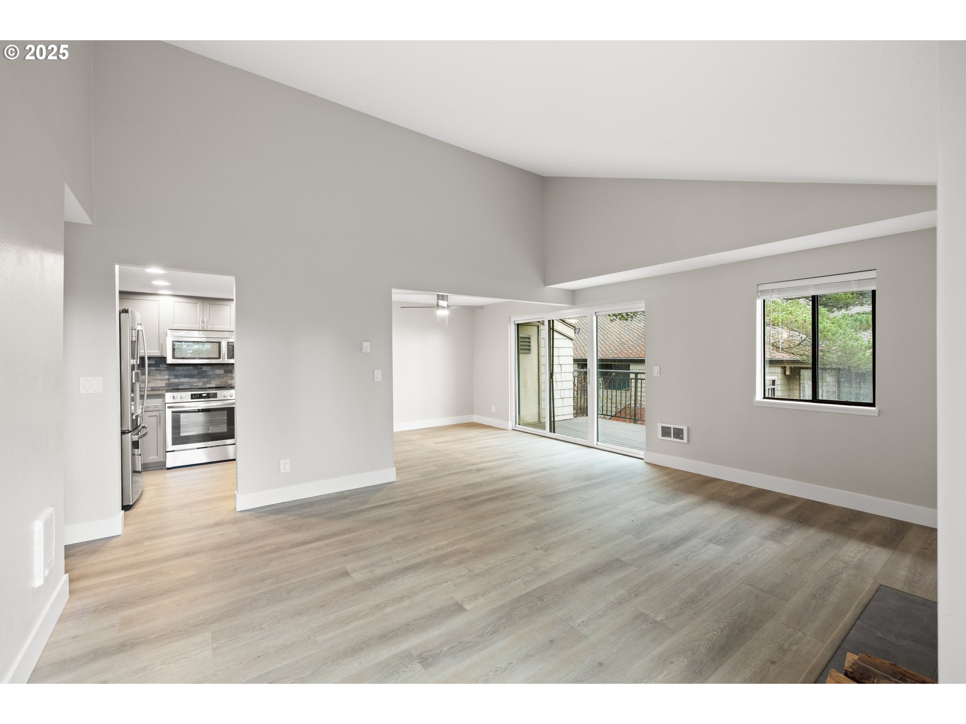 Photo #10: 434093532 Listing: Photo #10