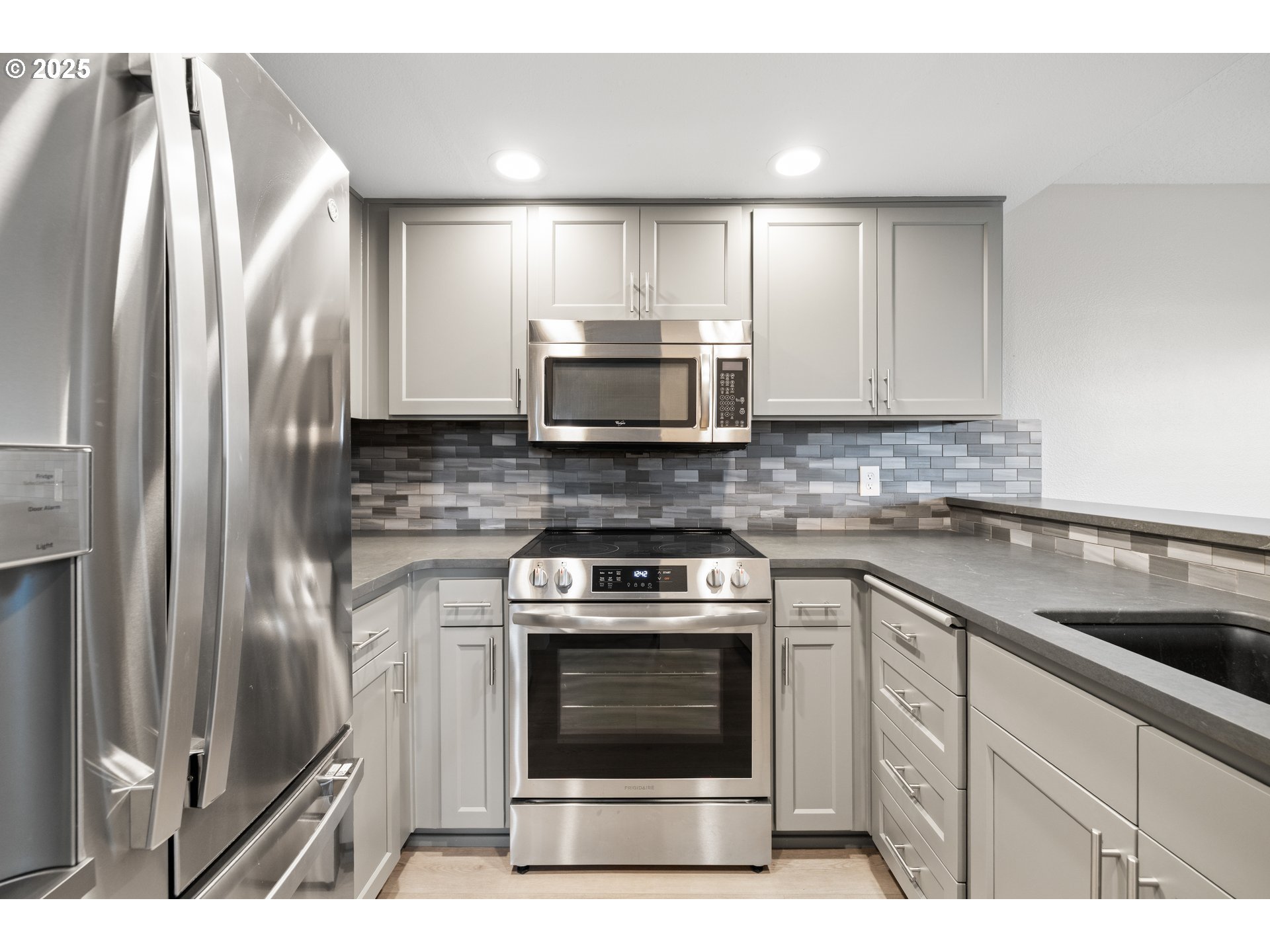 Photo #21: 434093532 Listing: Photo #21