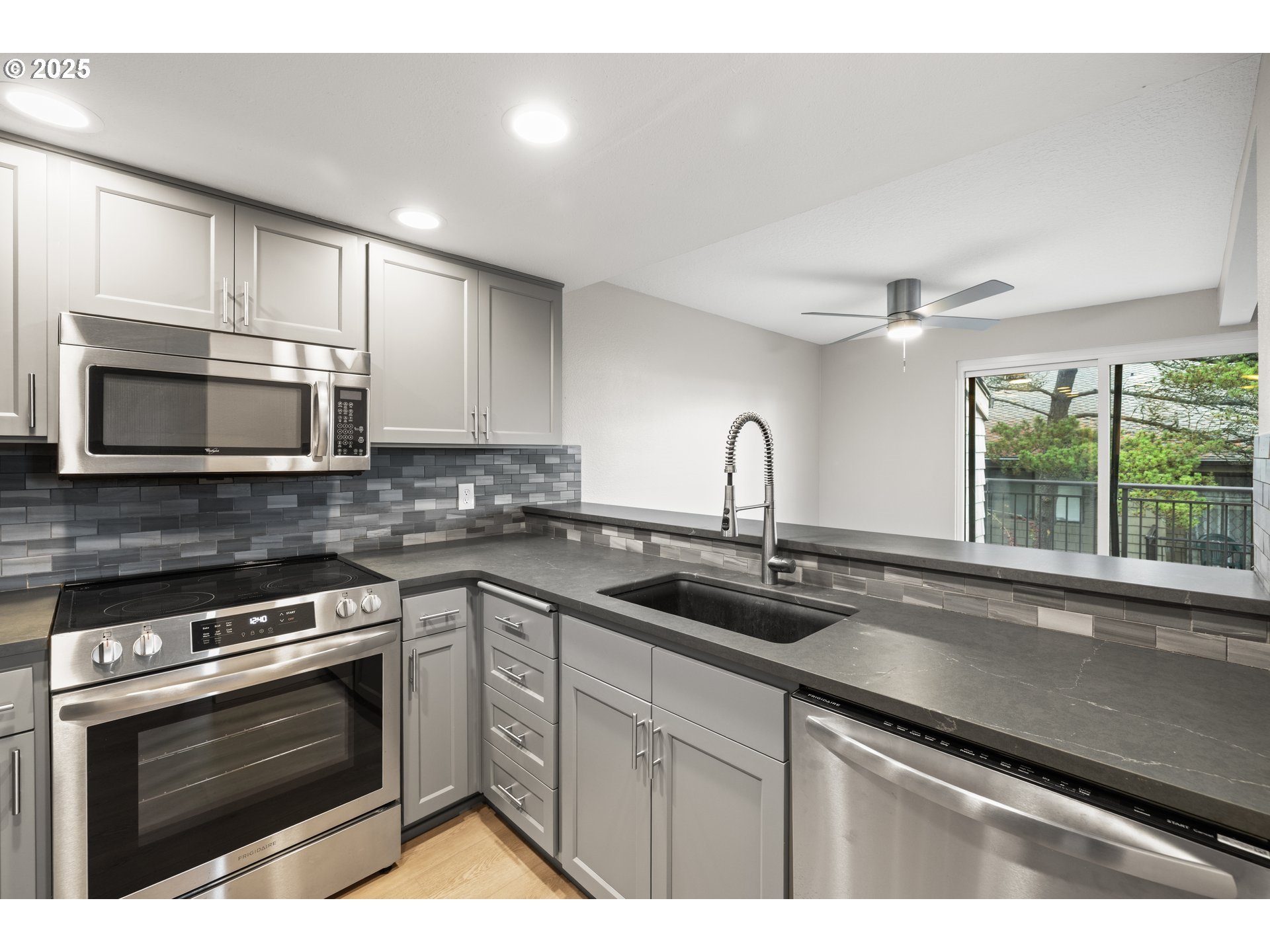 Photo #22: 434093532 Listing: Photo #22