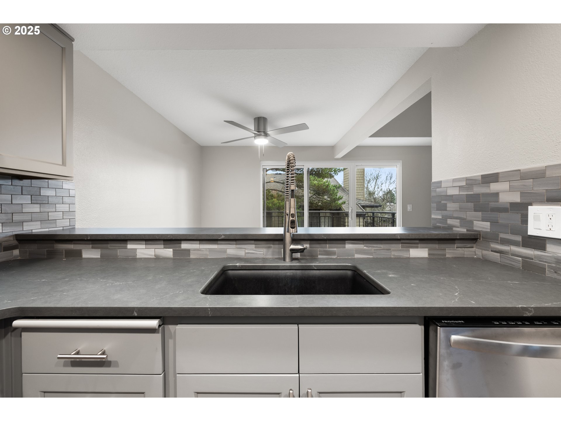 Photo #23: 434093532 Listing: Photo #23