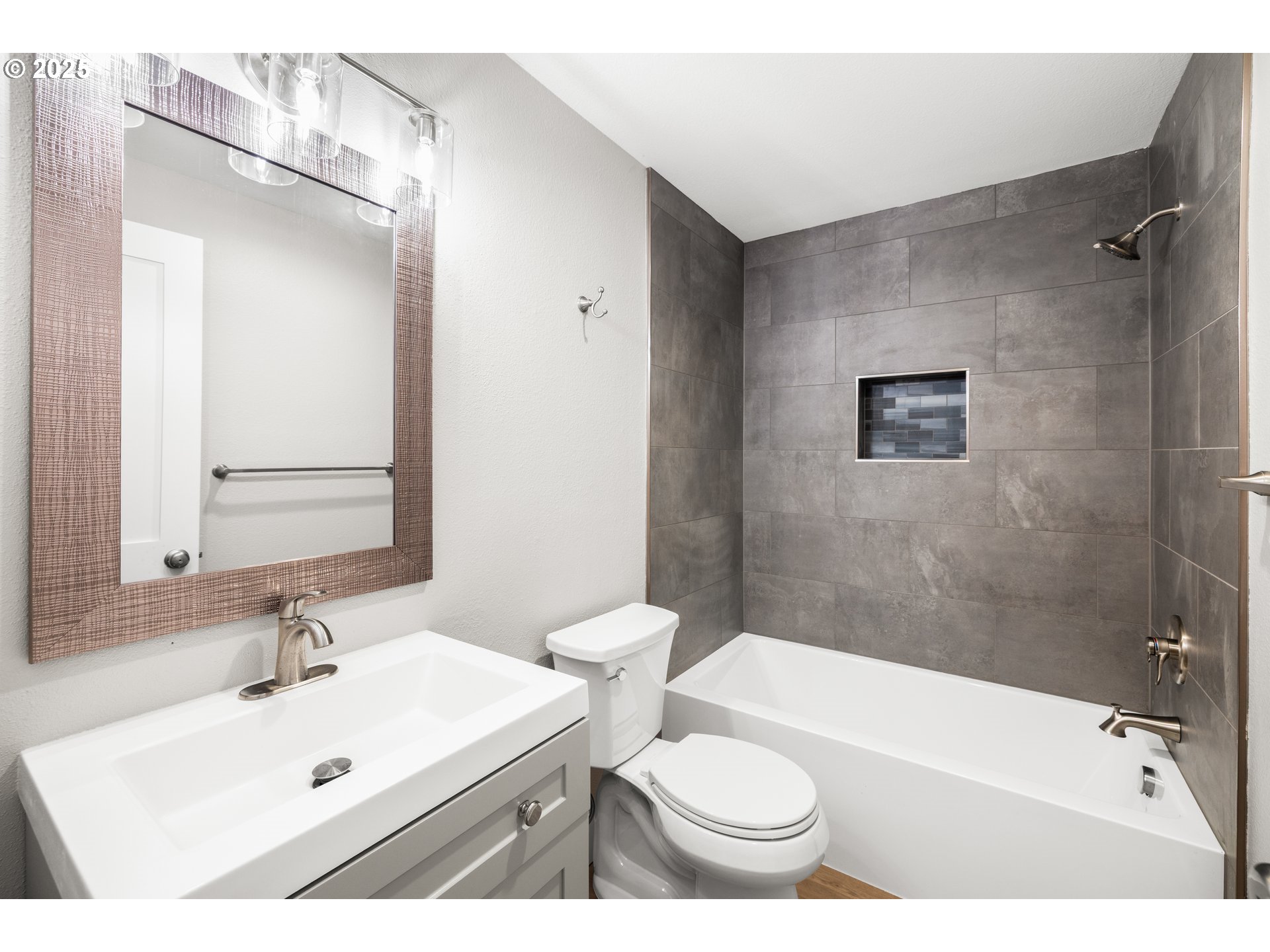 Photo #29: 434093532 Listing: Photo #29