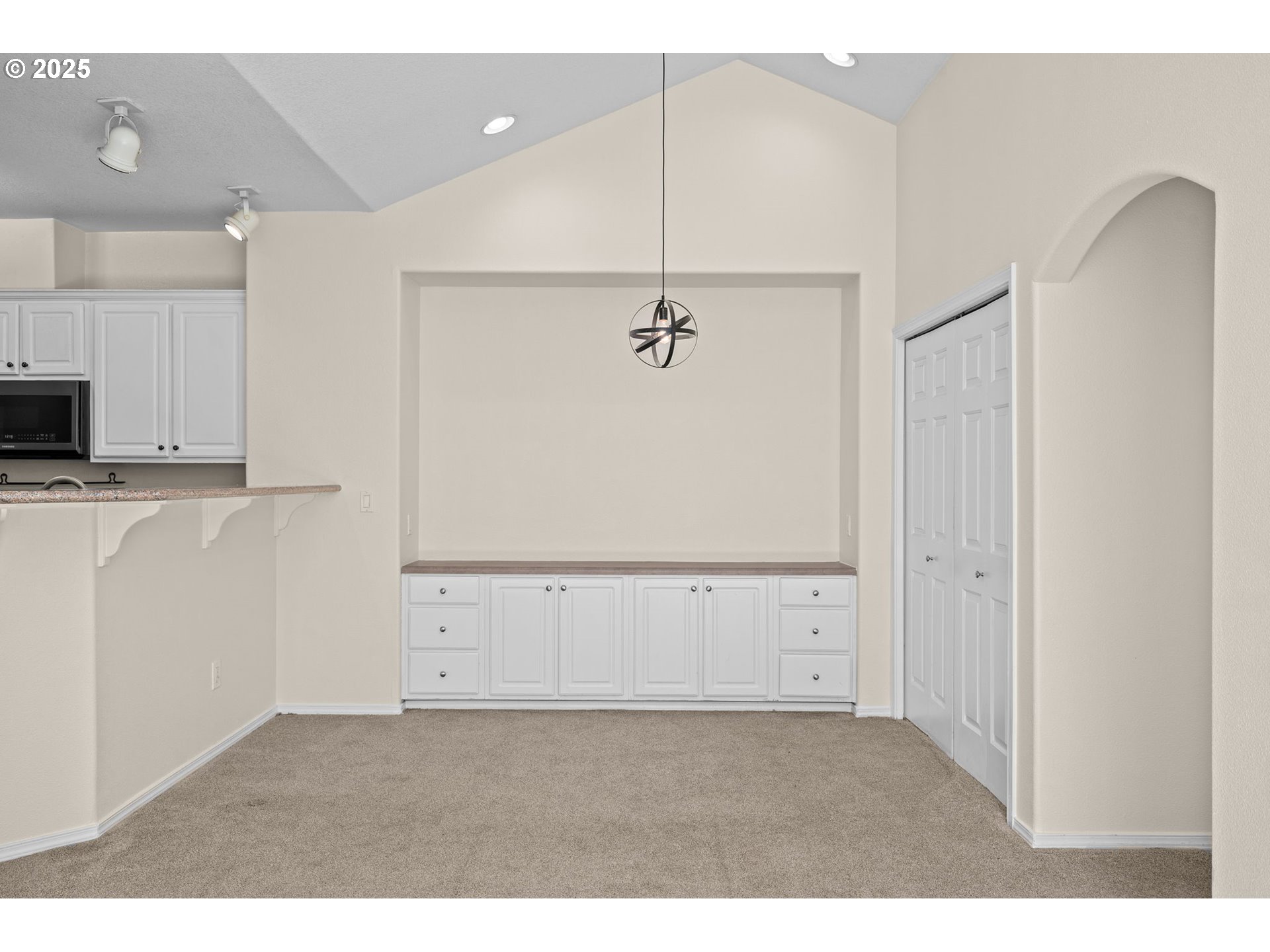 Photo #10: 435083811 Listing: Photo #10