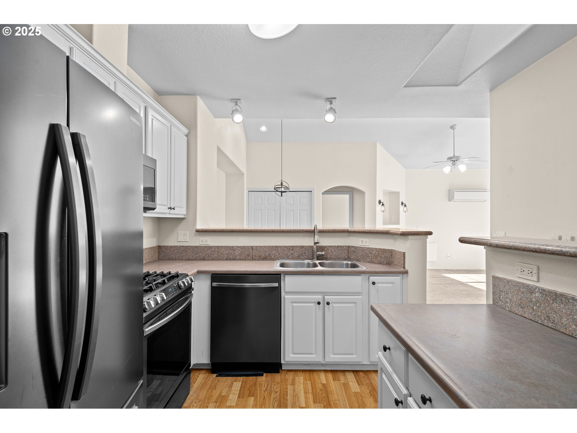 Photo #7: 435083811 Listing: Photo #7