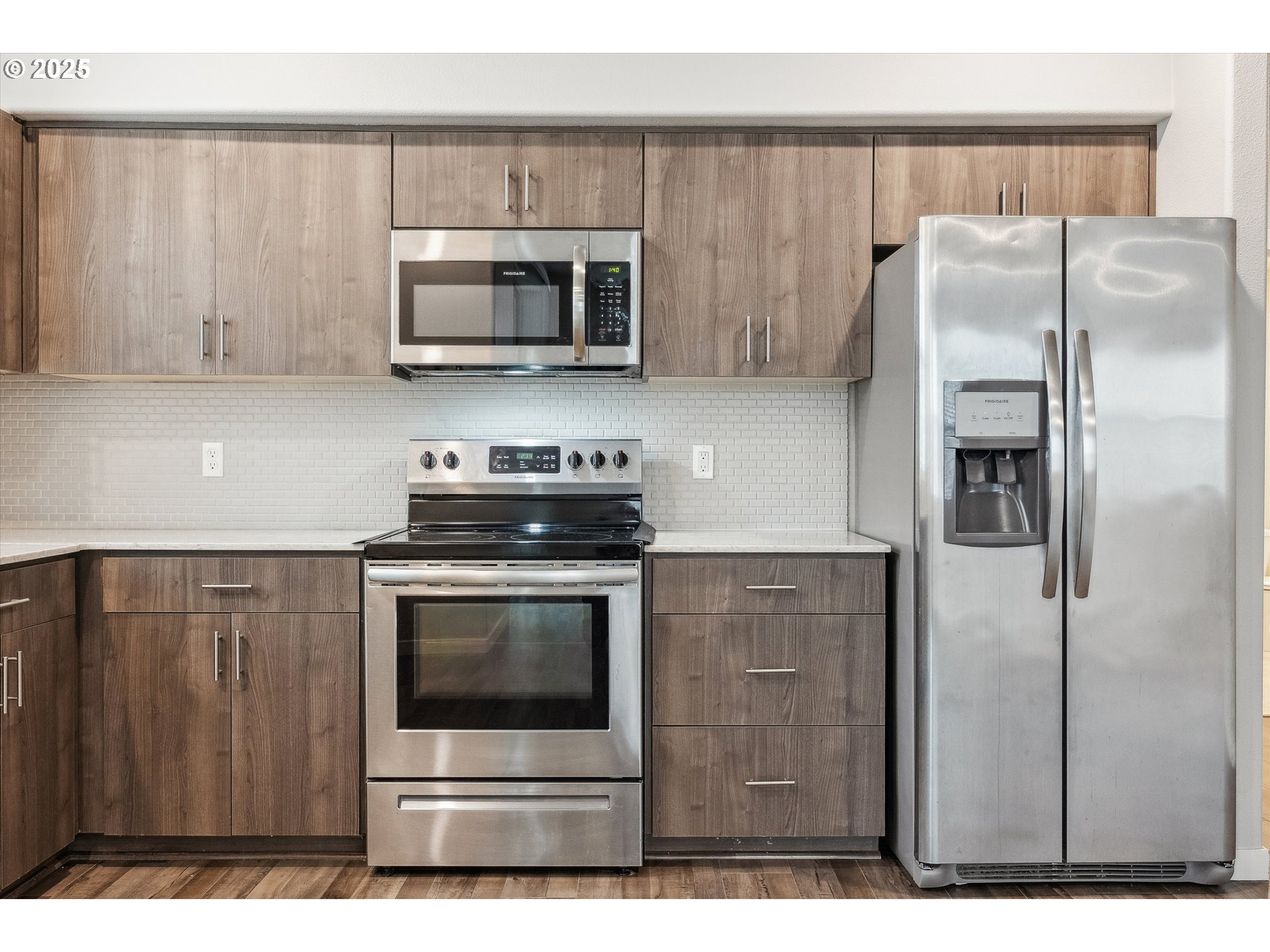 Photo #4: 435184460 Listing 