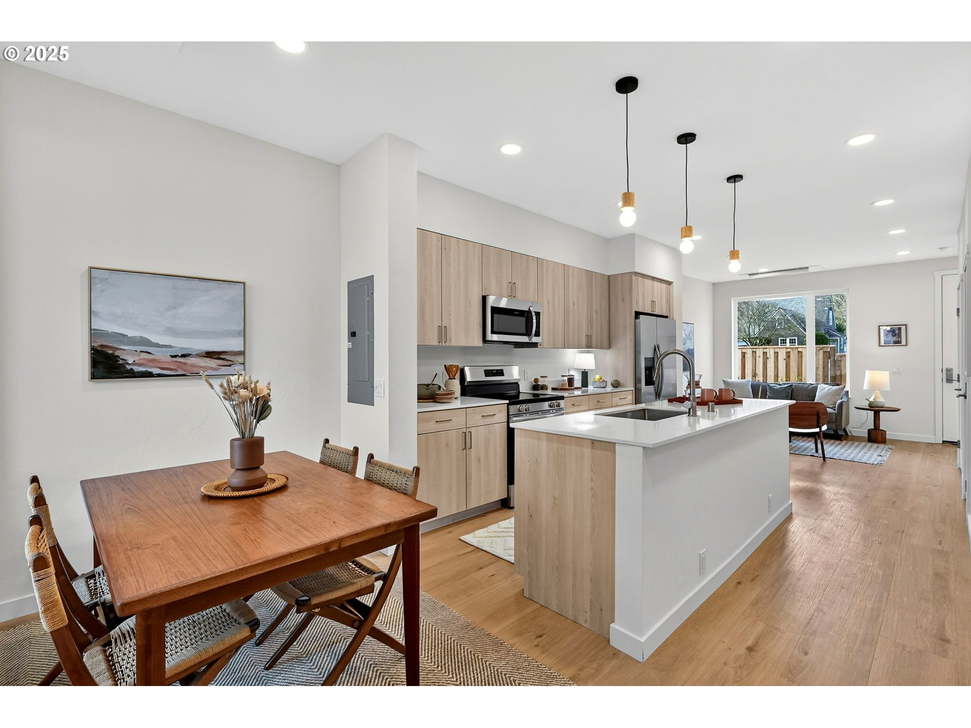 Photo #3: 437264154 Listing: Photo #3