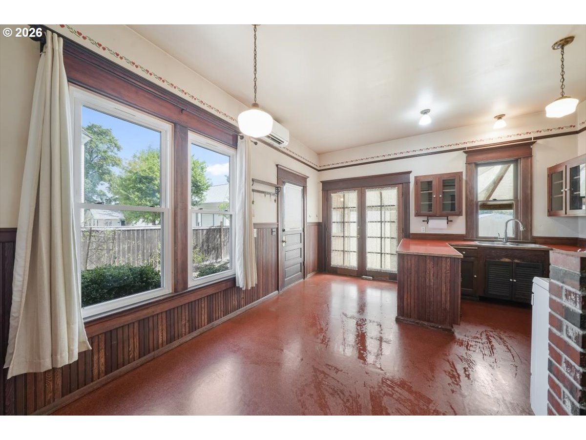 Property photo 11 of 35