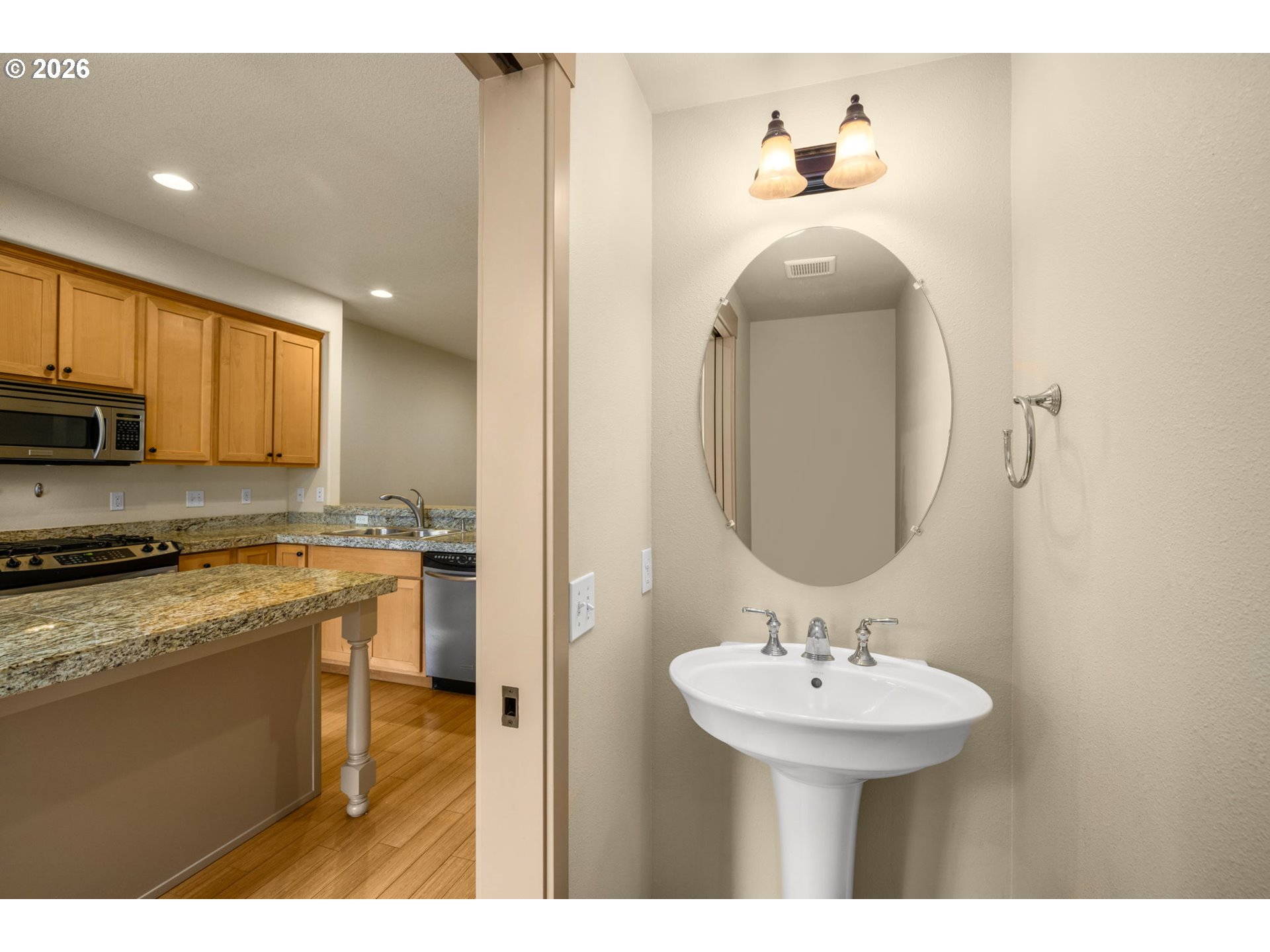 Photo #8: 438112442 Listing: Photo #8