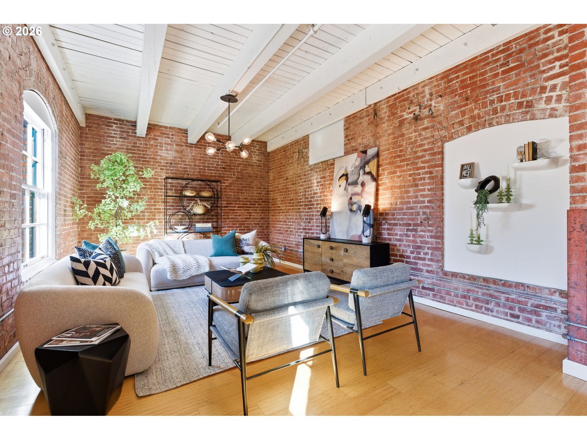 Photo #8: 439447683 Listing: Photo #8