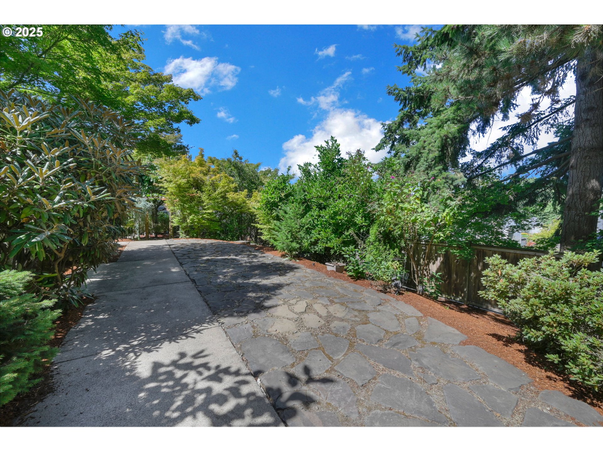 410 SPYGLASS DR, Eugene, OR, 97401