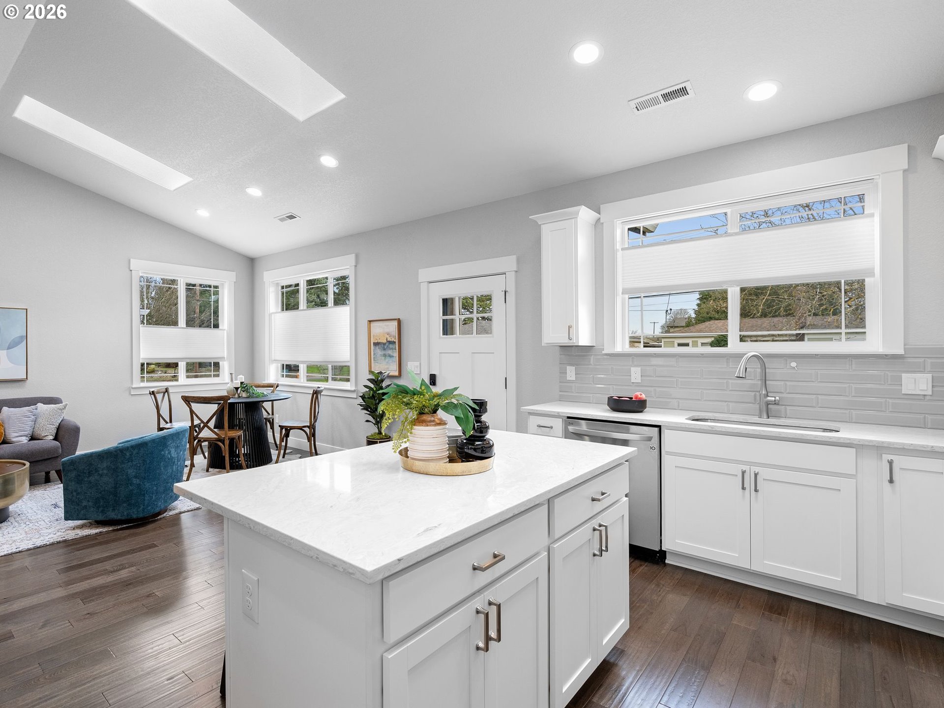 Photo #4: 441201571 Listing: Photo #4