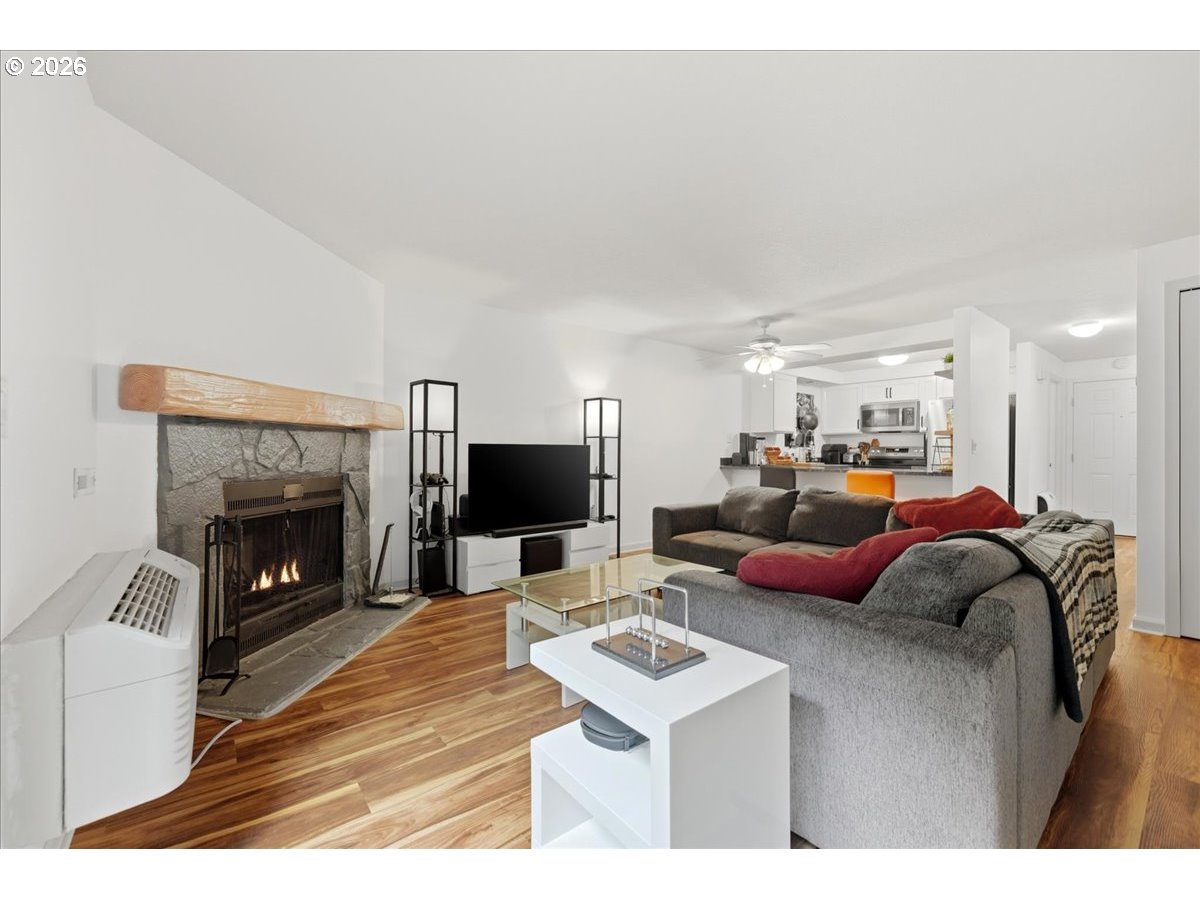 Photo #1: 442006490 Listing: Photo #1