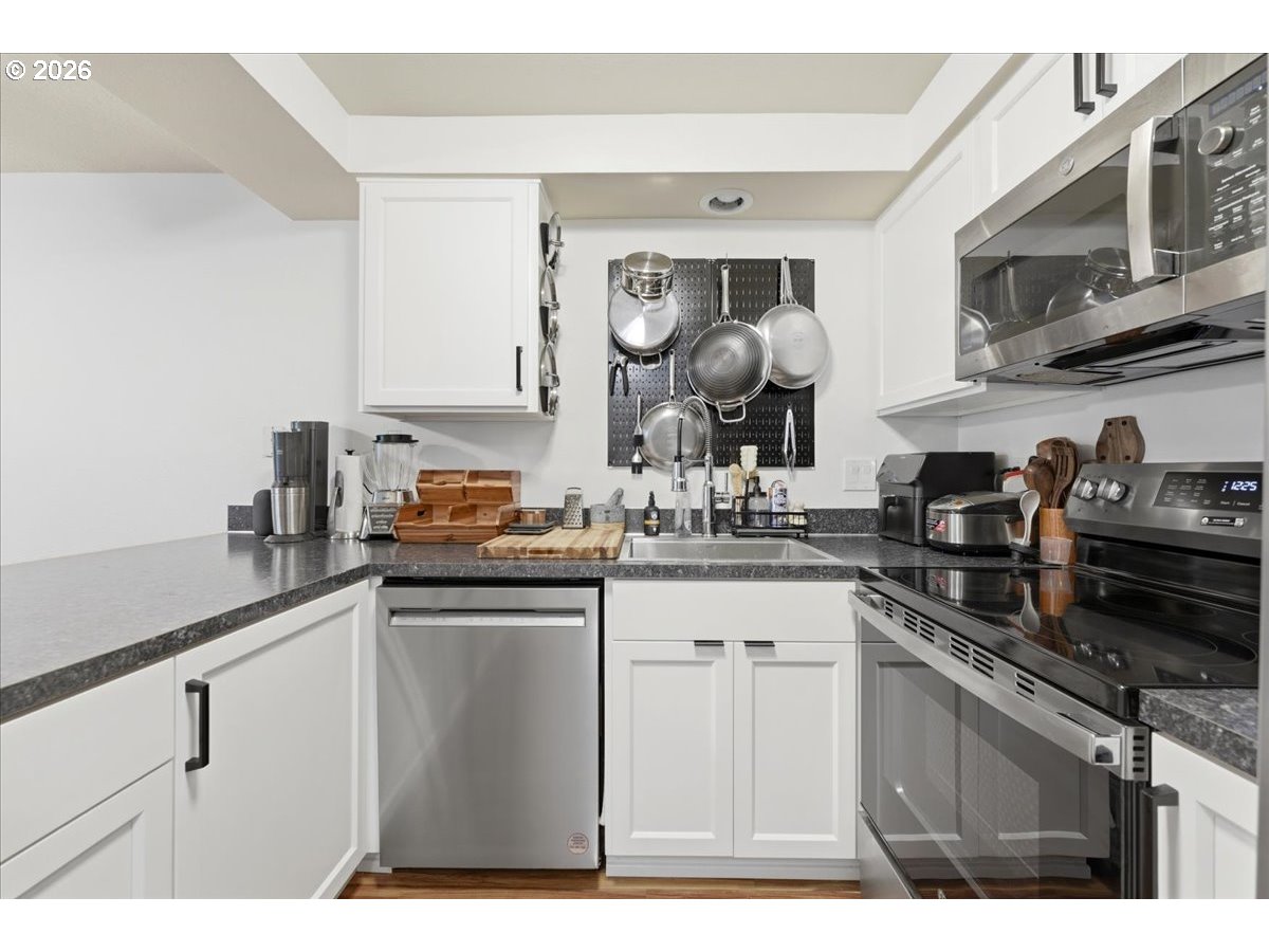 Photo #7: 442006490 Listing: Photo #7