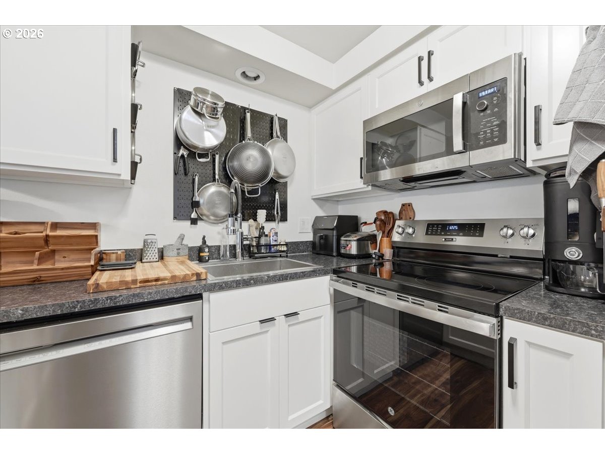 Photo #8: 442006490 Listing: Photo #8