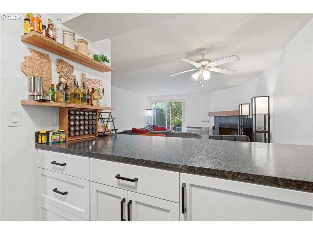 Photo #9: 442006490 Listing: Photo #9