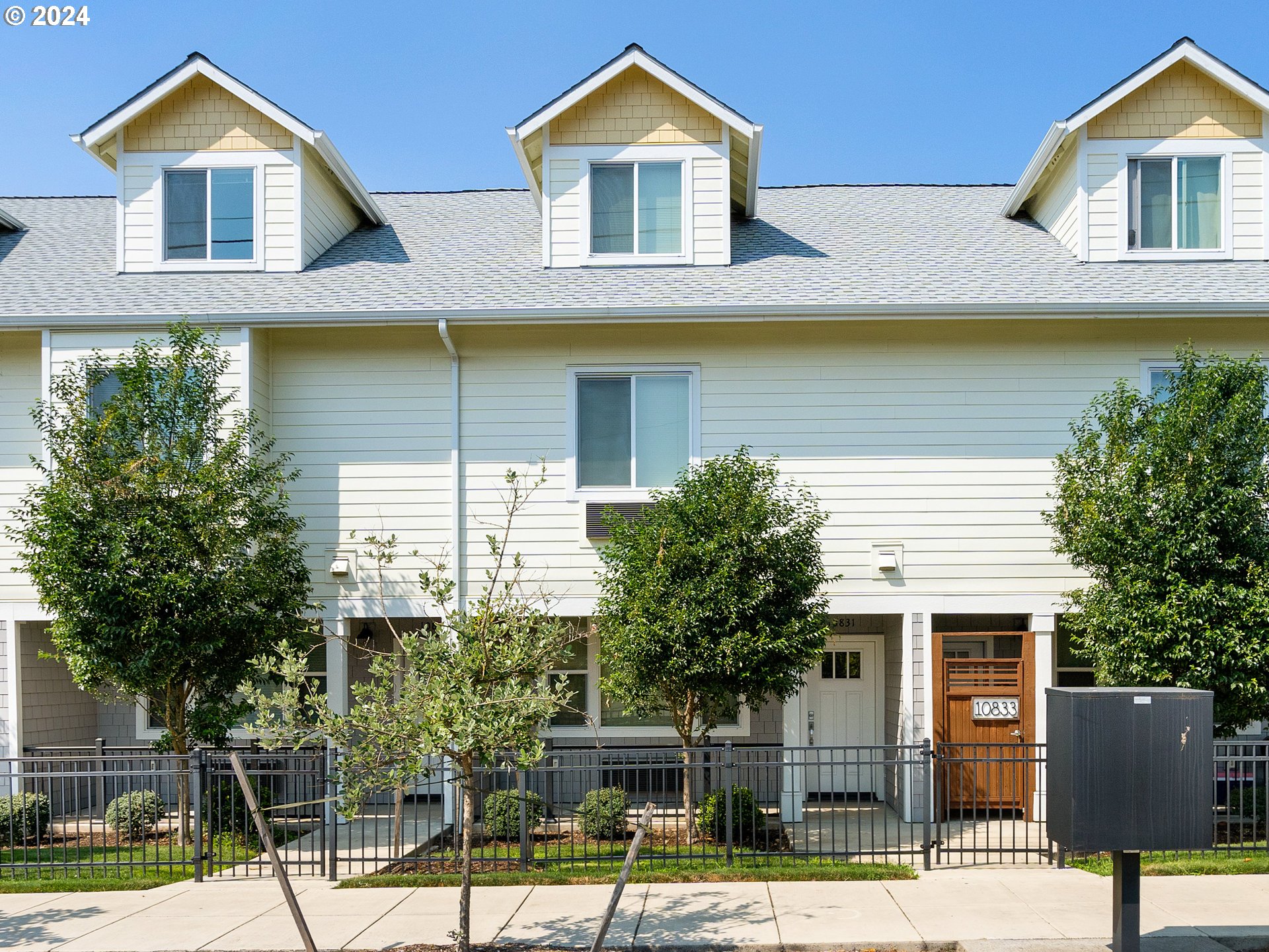 Photo #2: 442230433 Listing: Photo #2