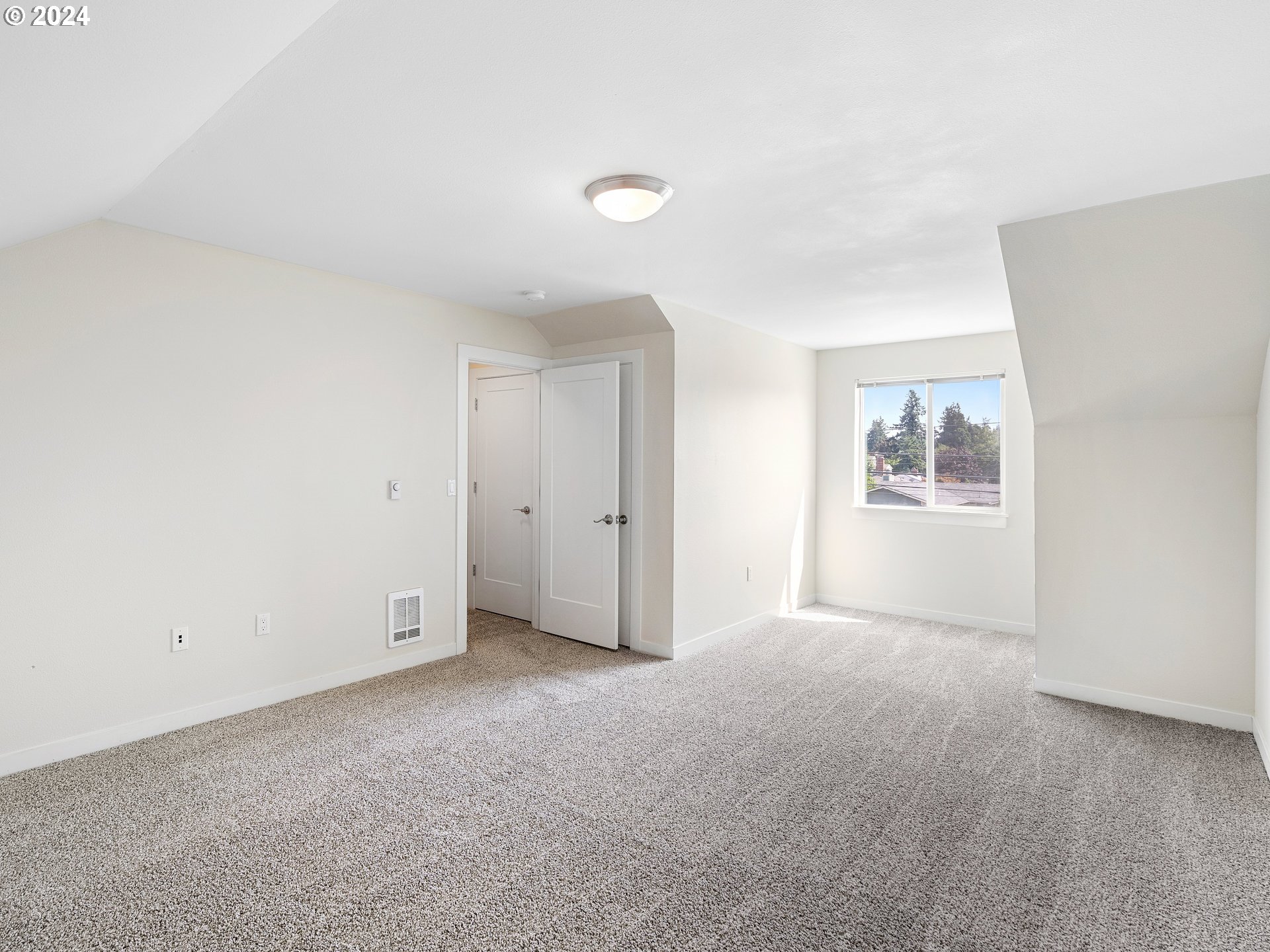 Photo #32: 442230433 Listing: Photo #32