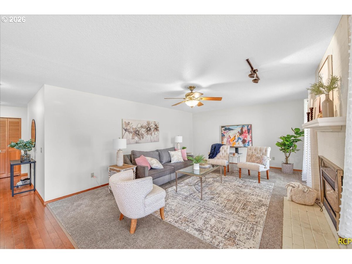 Photo #3: 443602283 Listing: Photo #3