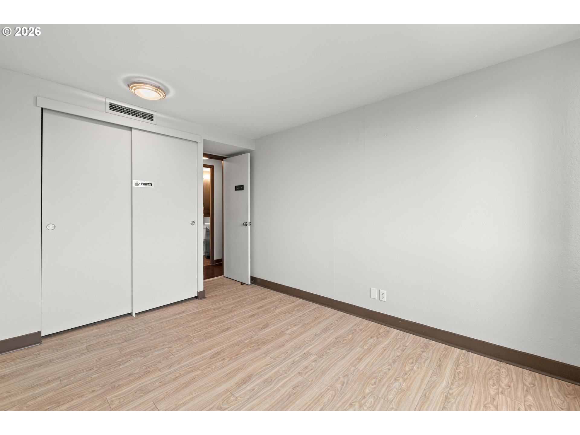 Photo #5: 444615471 Listing: Photo #5